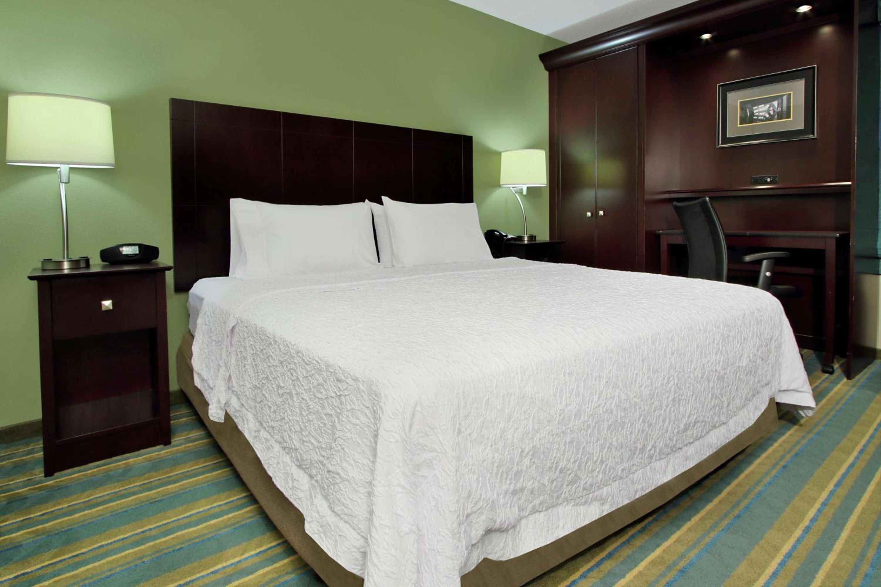 Hagerstown Vacations - Hampton Inn Hagerstown - Property Image 3