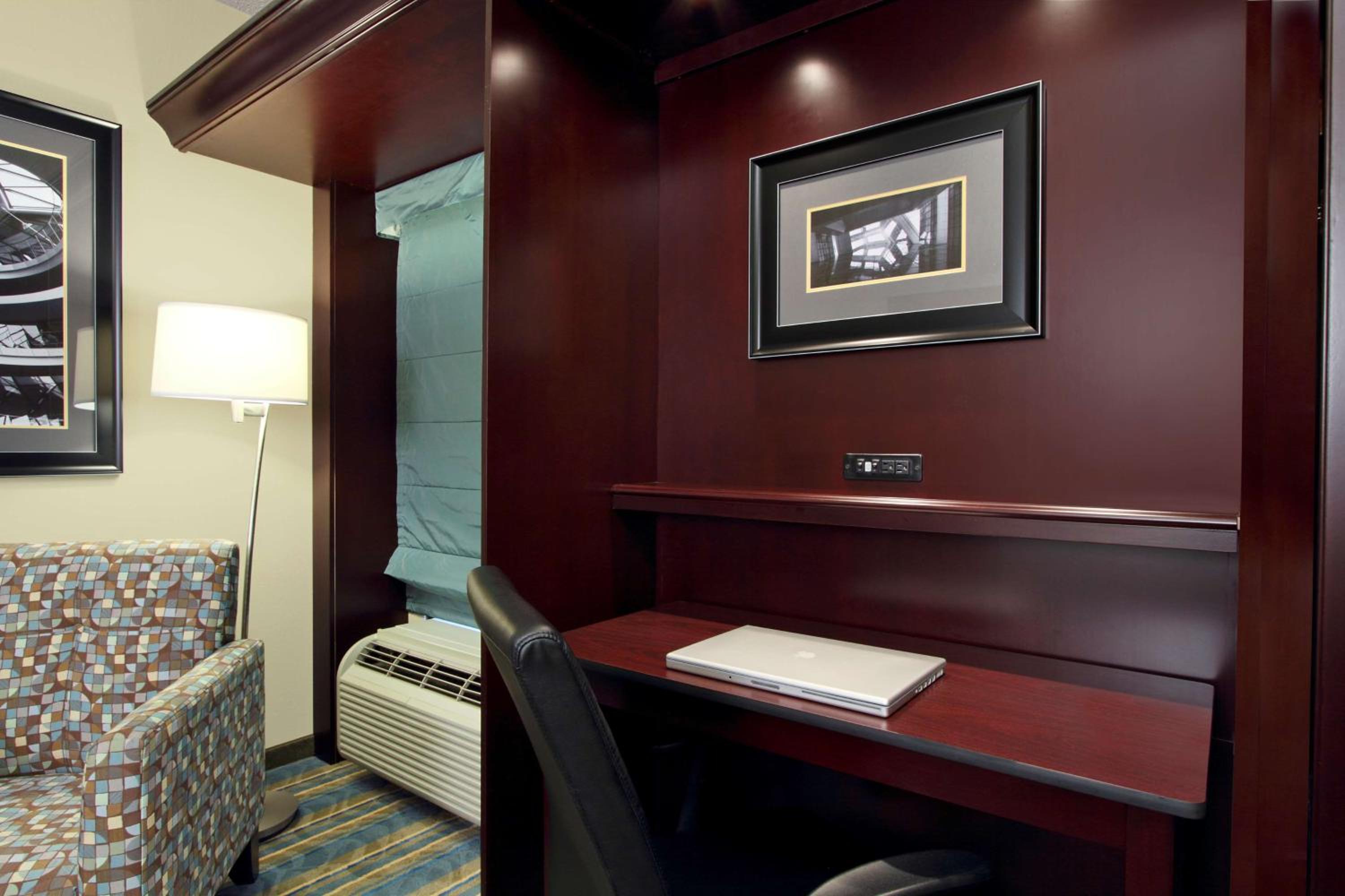 Hagerstown Vacations - Hampton Inn Hagerstown - Property Image 8