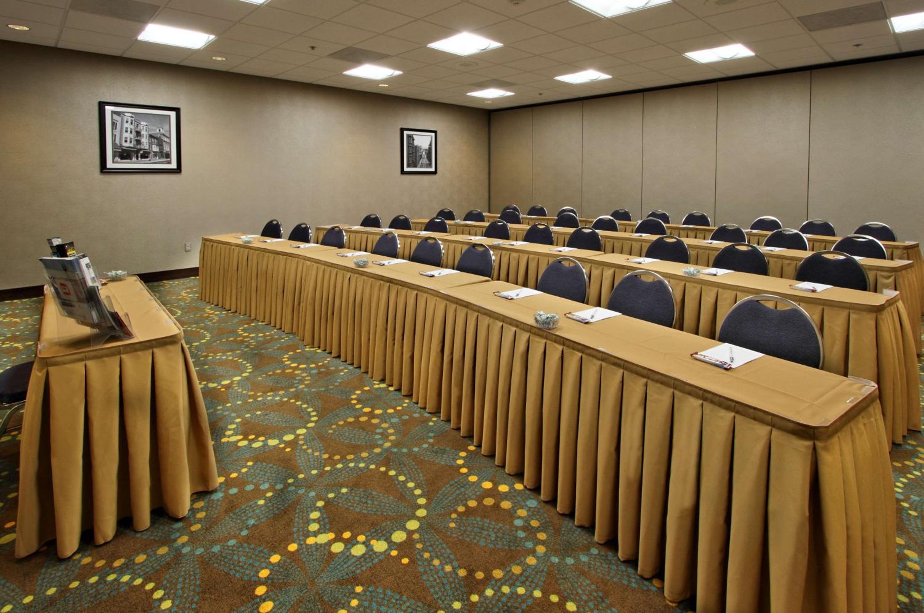 Hagerstown Vacations - Hampton Inn Hagerstown - Property Image 16