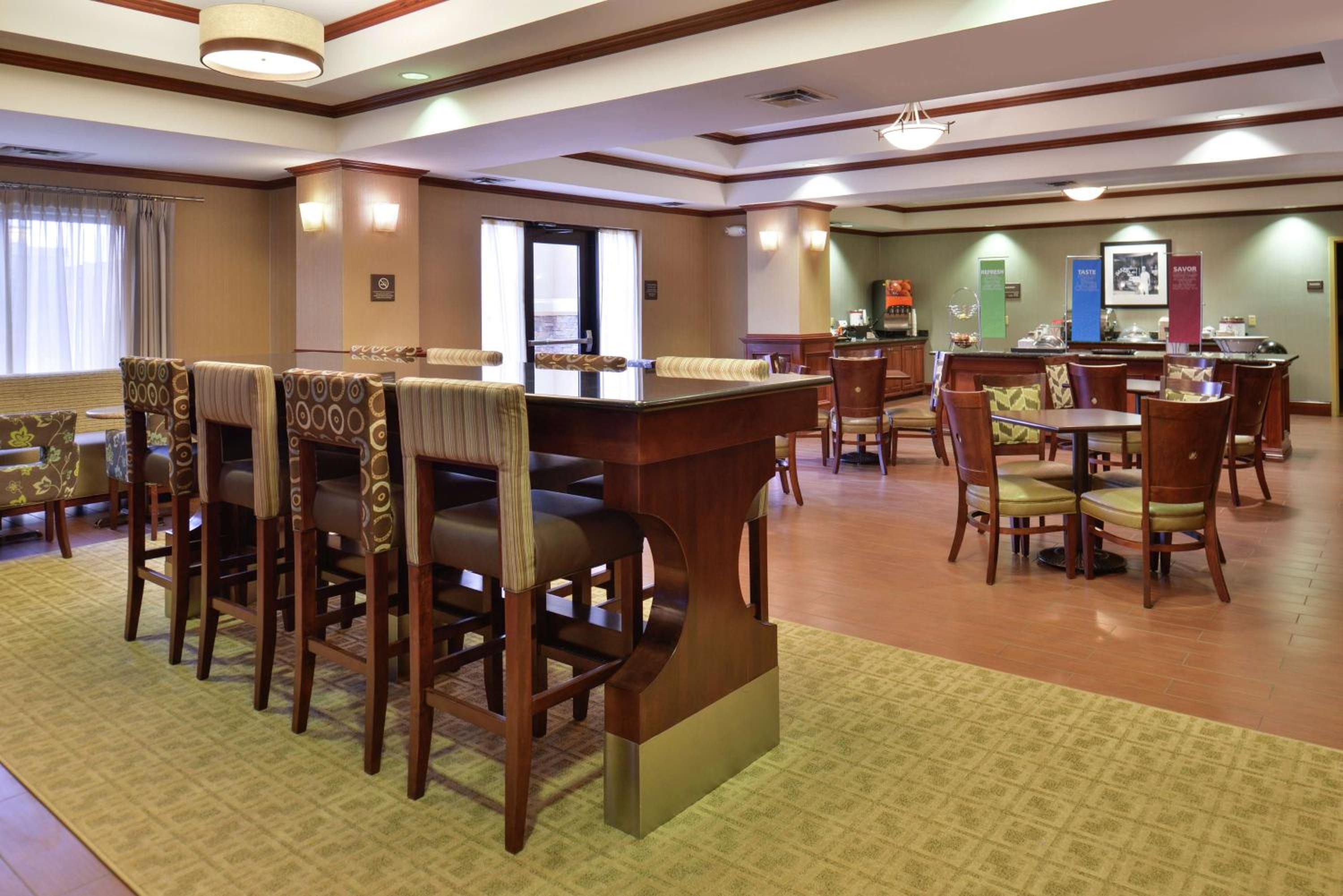 Harrison Vacations - Hampton Inn Harrison - Property Image 5