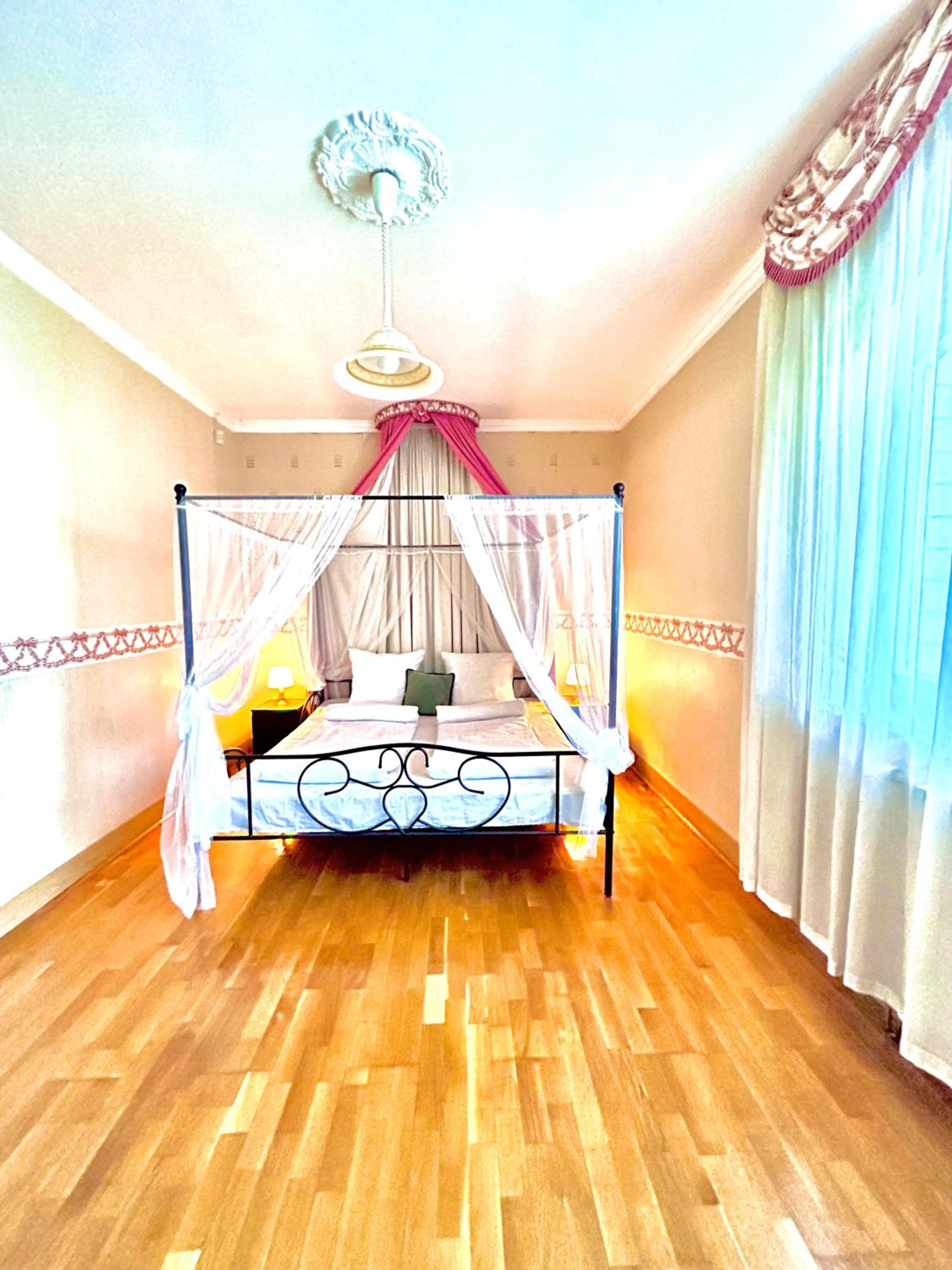 Siófok Private Spa Villa - Pool & Sauna view 4