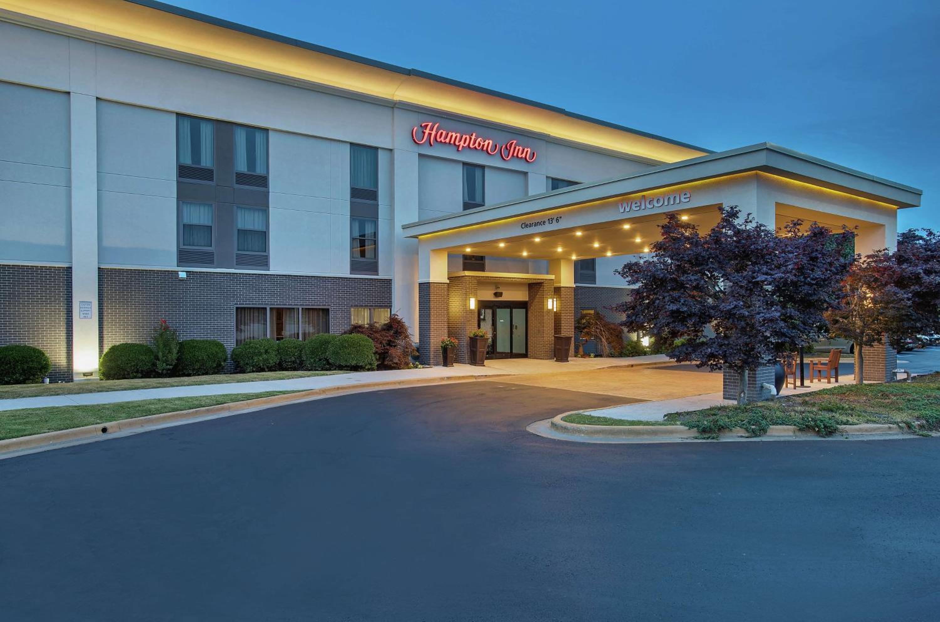 Hotel Hampton Inn Cullman - Image 1