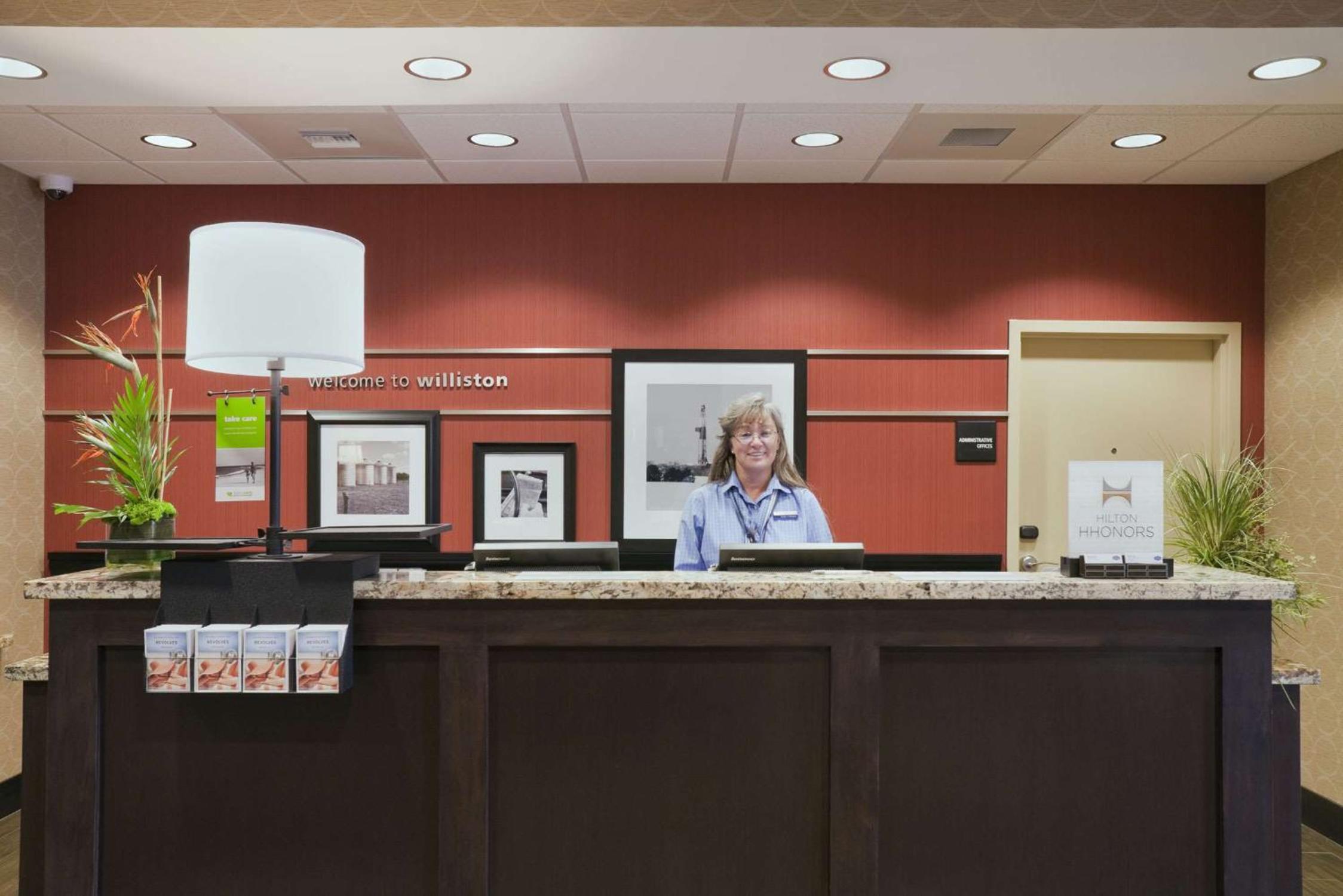Hampton Inn & Suites Williston