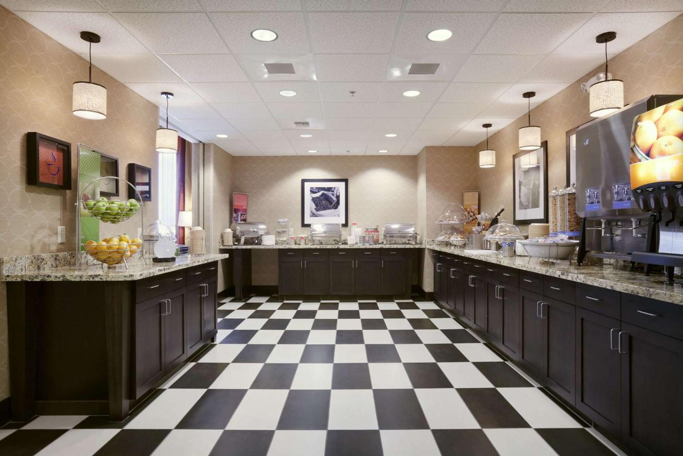 Hampton Inn & Suites Williston