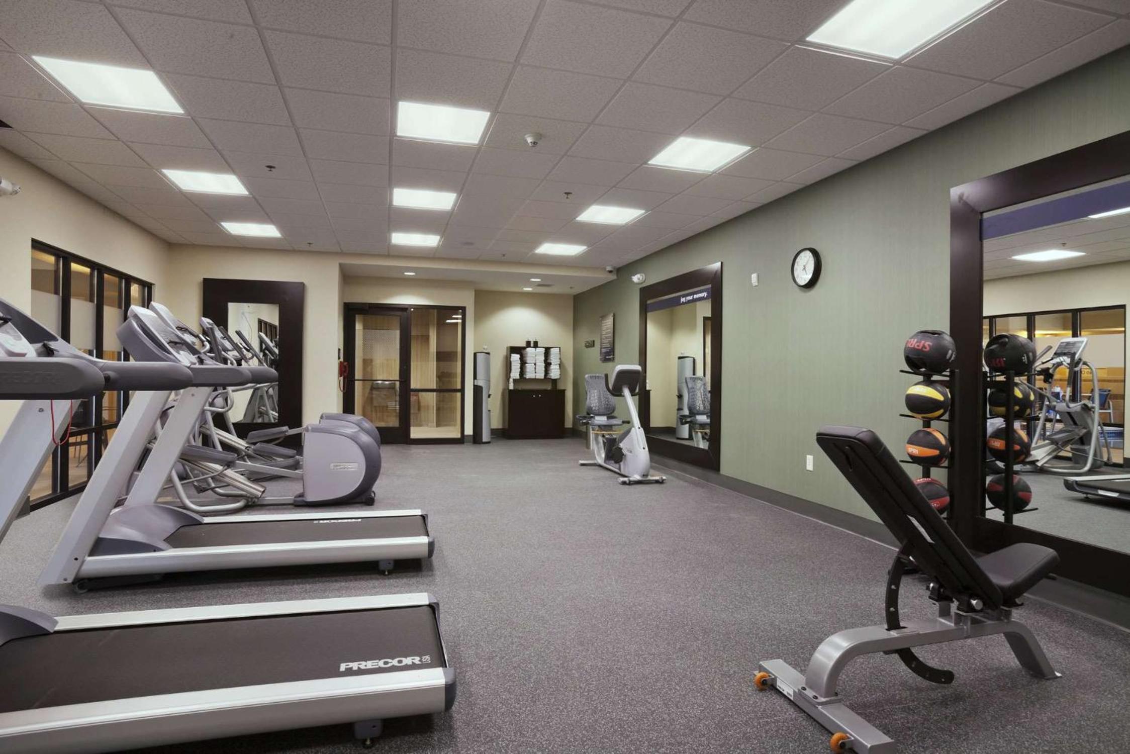 Hampton Inn & Suites Williston