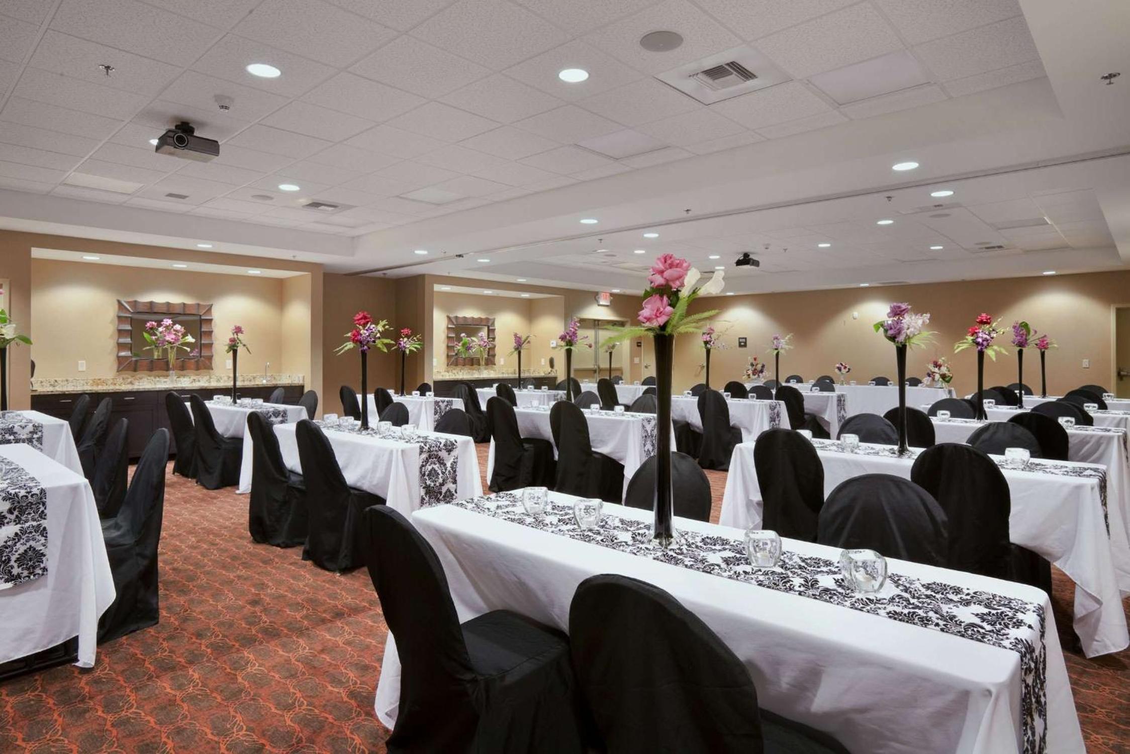 Hampton Inn & Suites Williston