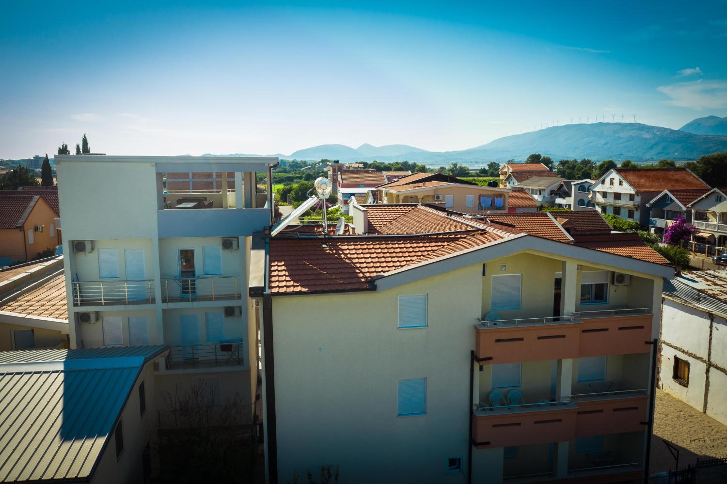 Apartments Leyla