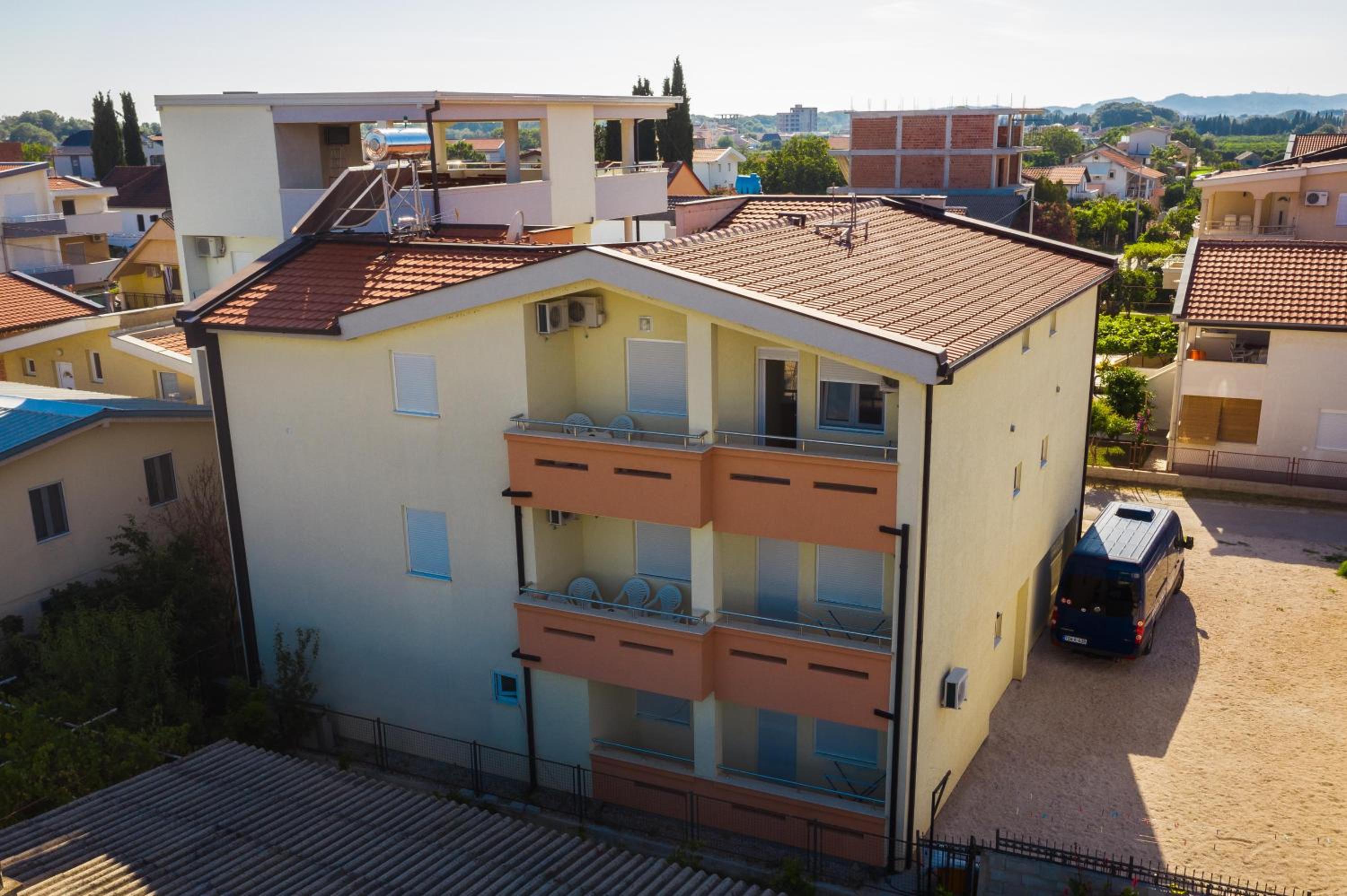 Apartments Leyla