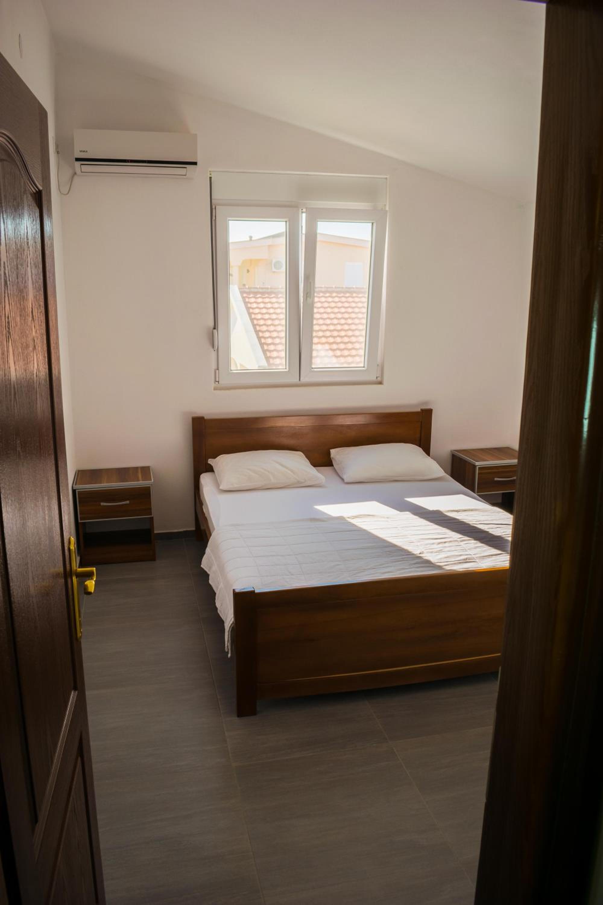 Apartments Leyla