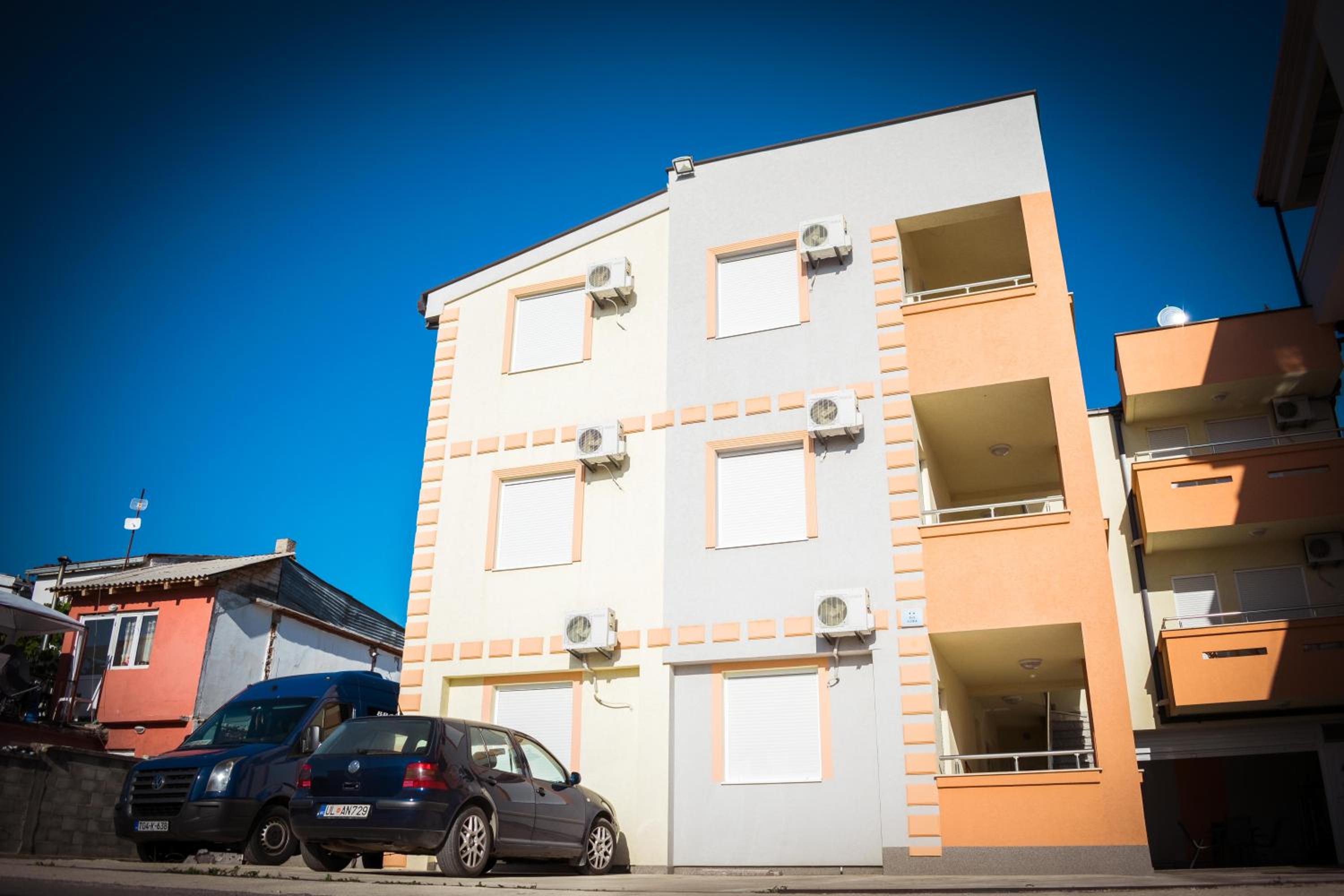 Apartments Leyla