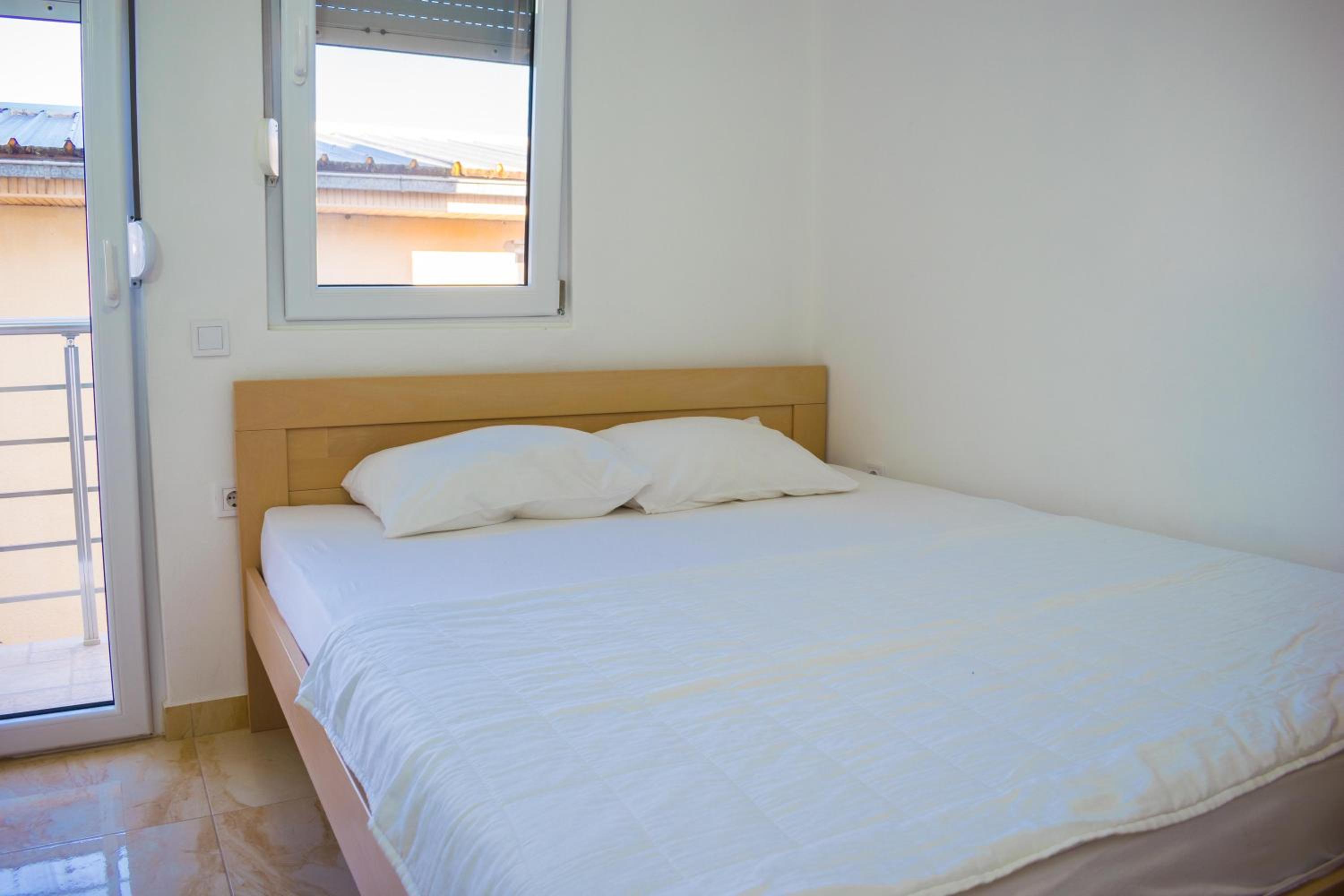 Apartments Leyla