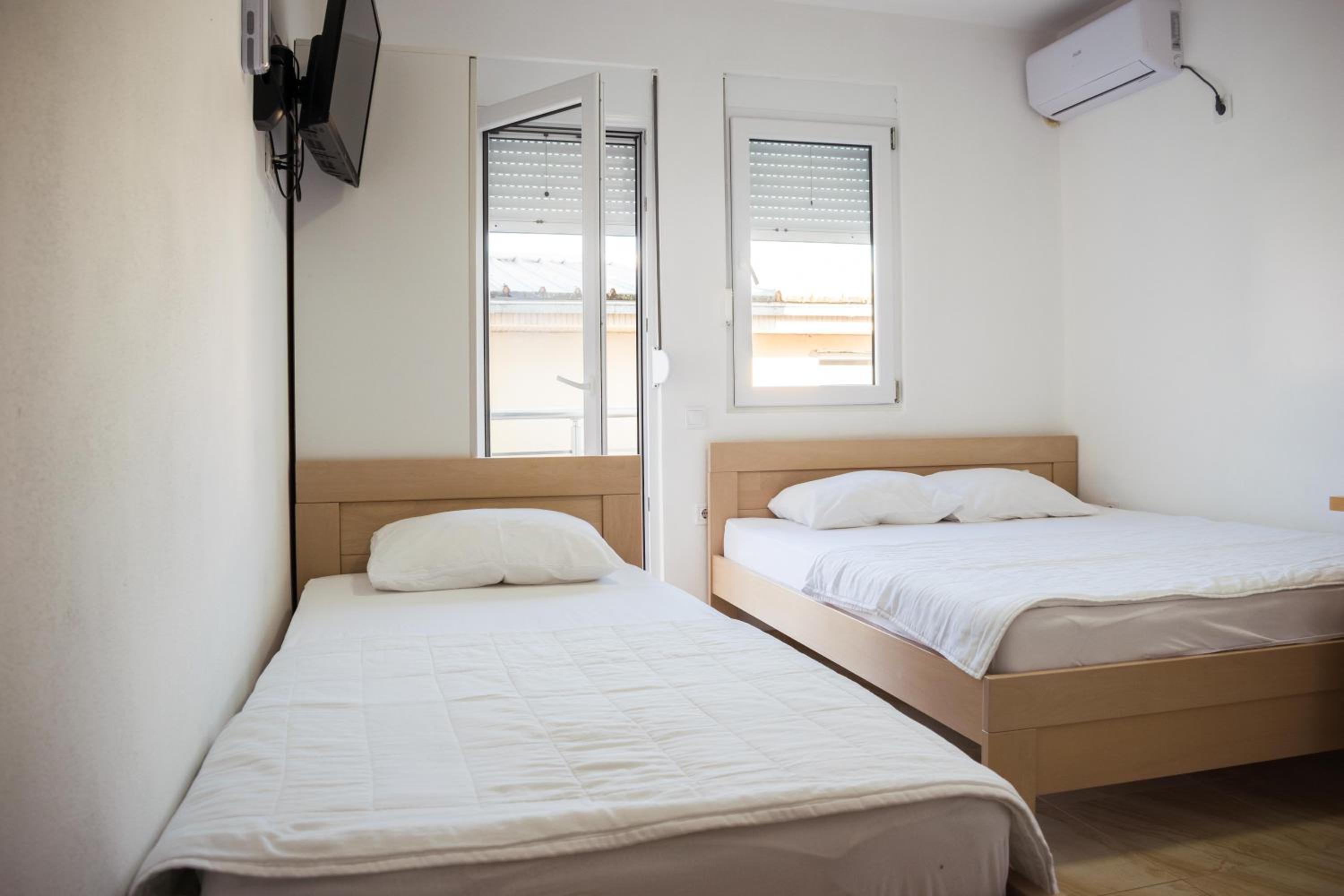 Apartments Leyla