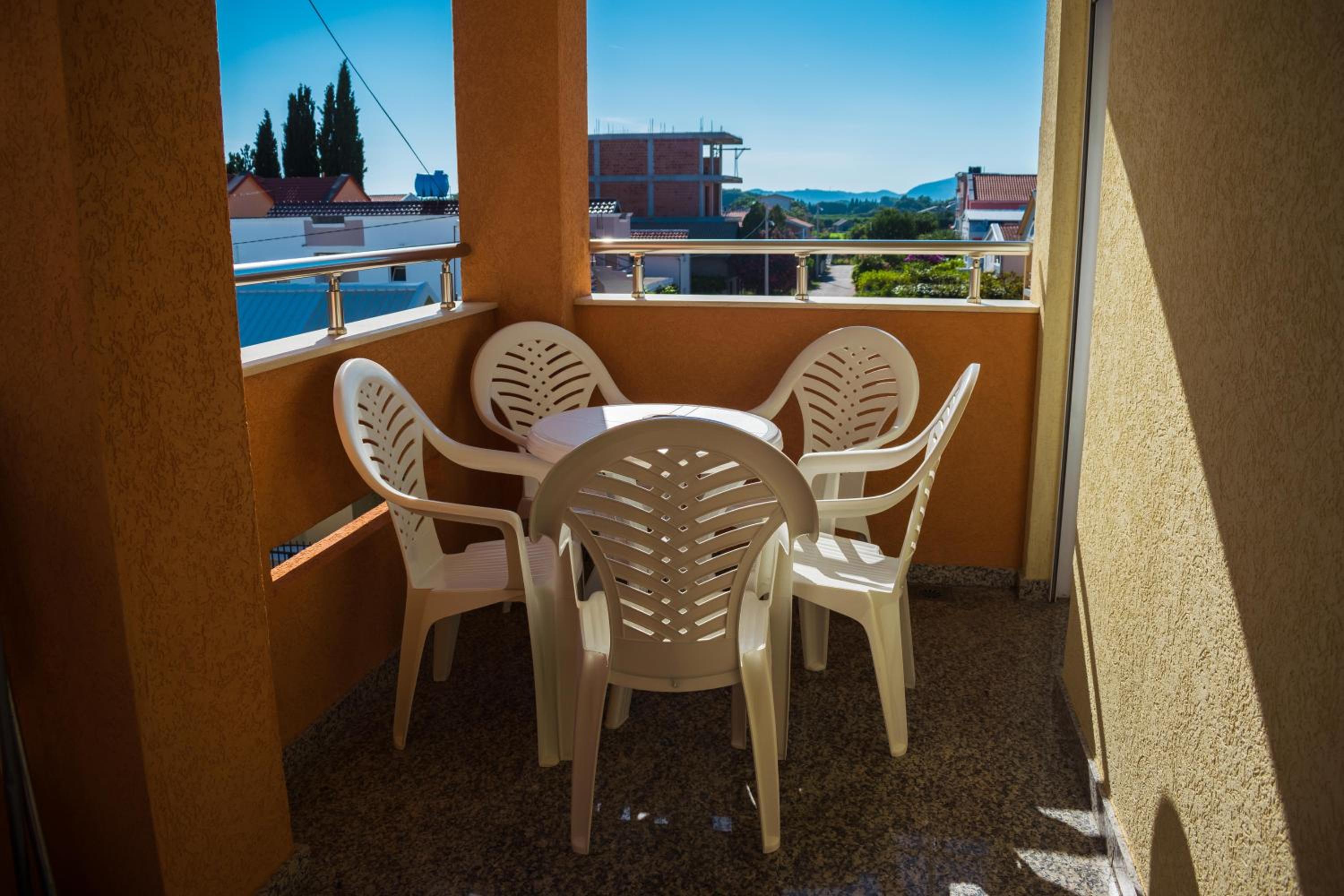 Apartments Leyla
