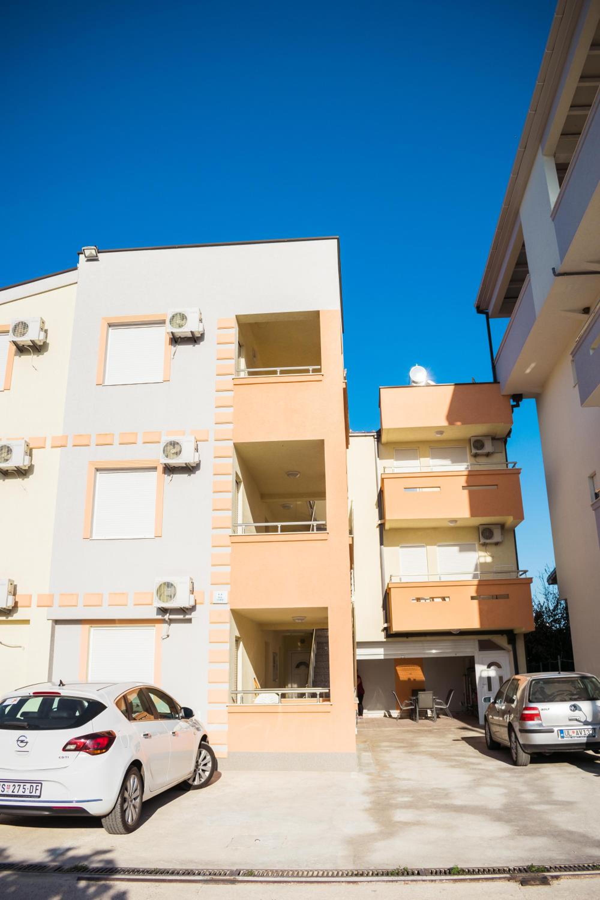 Apartments Leyla