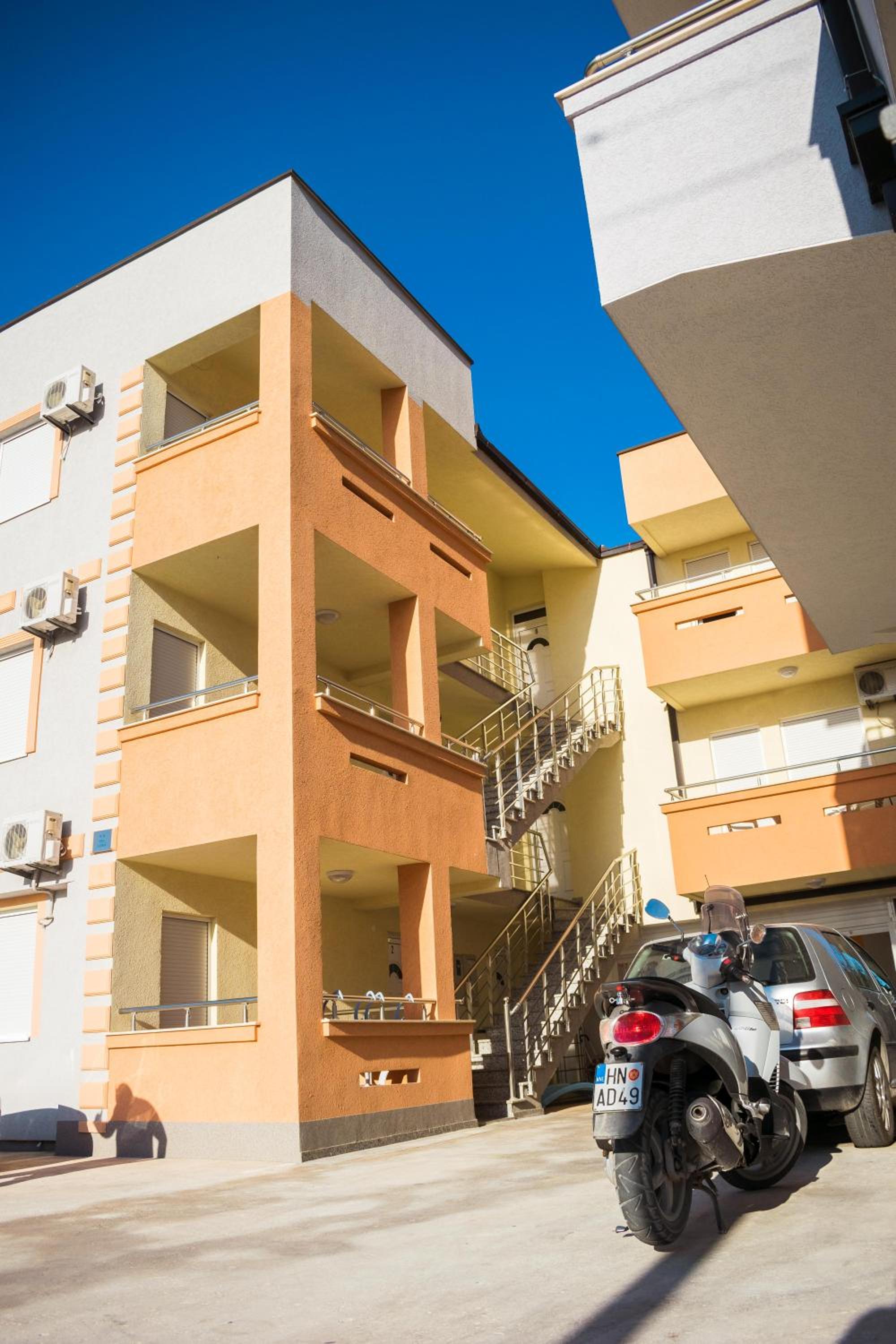Apartments Leyla