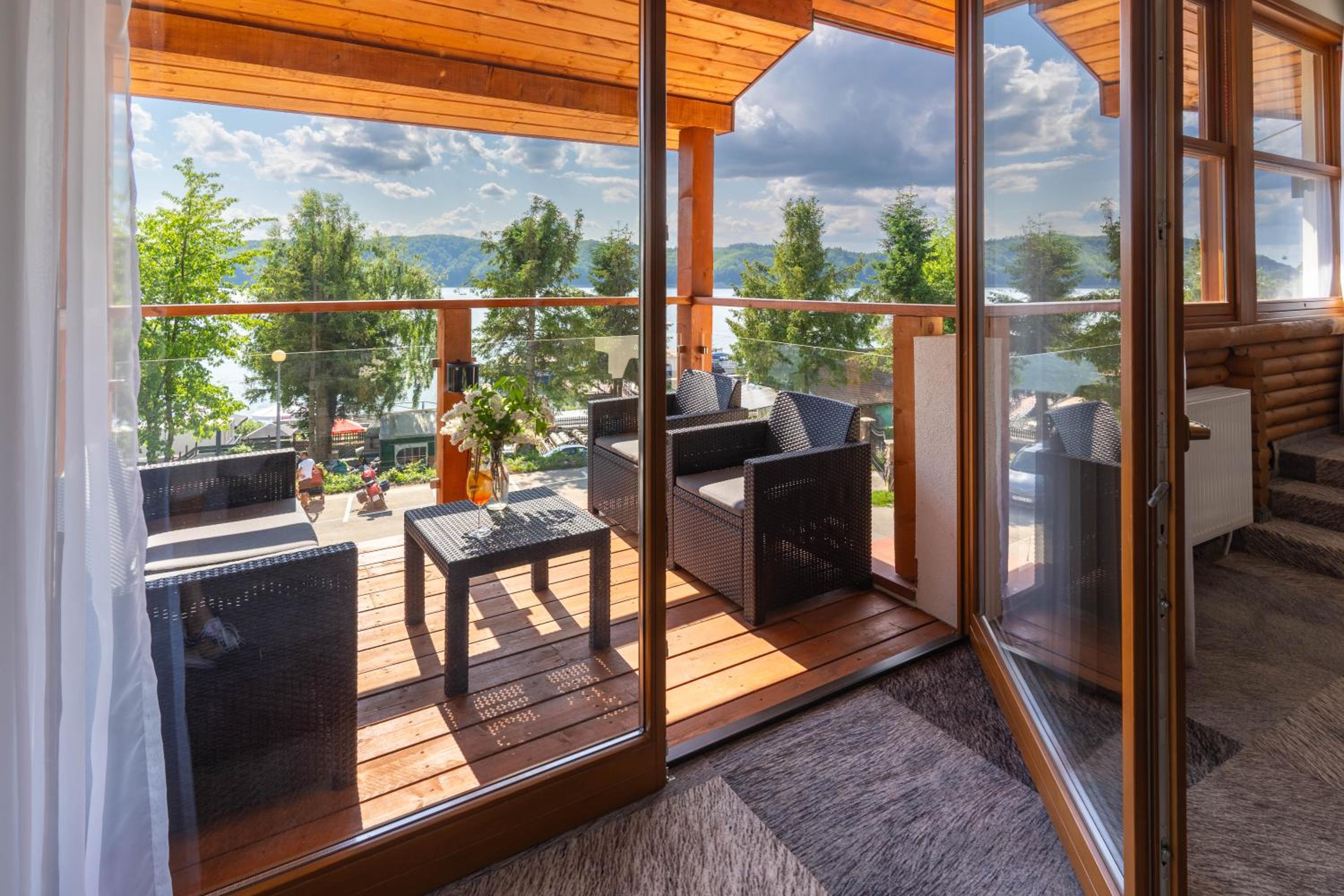 balcony
