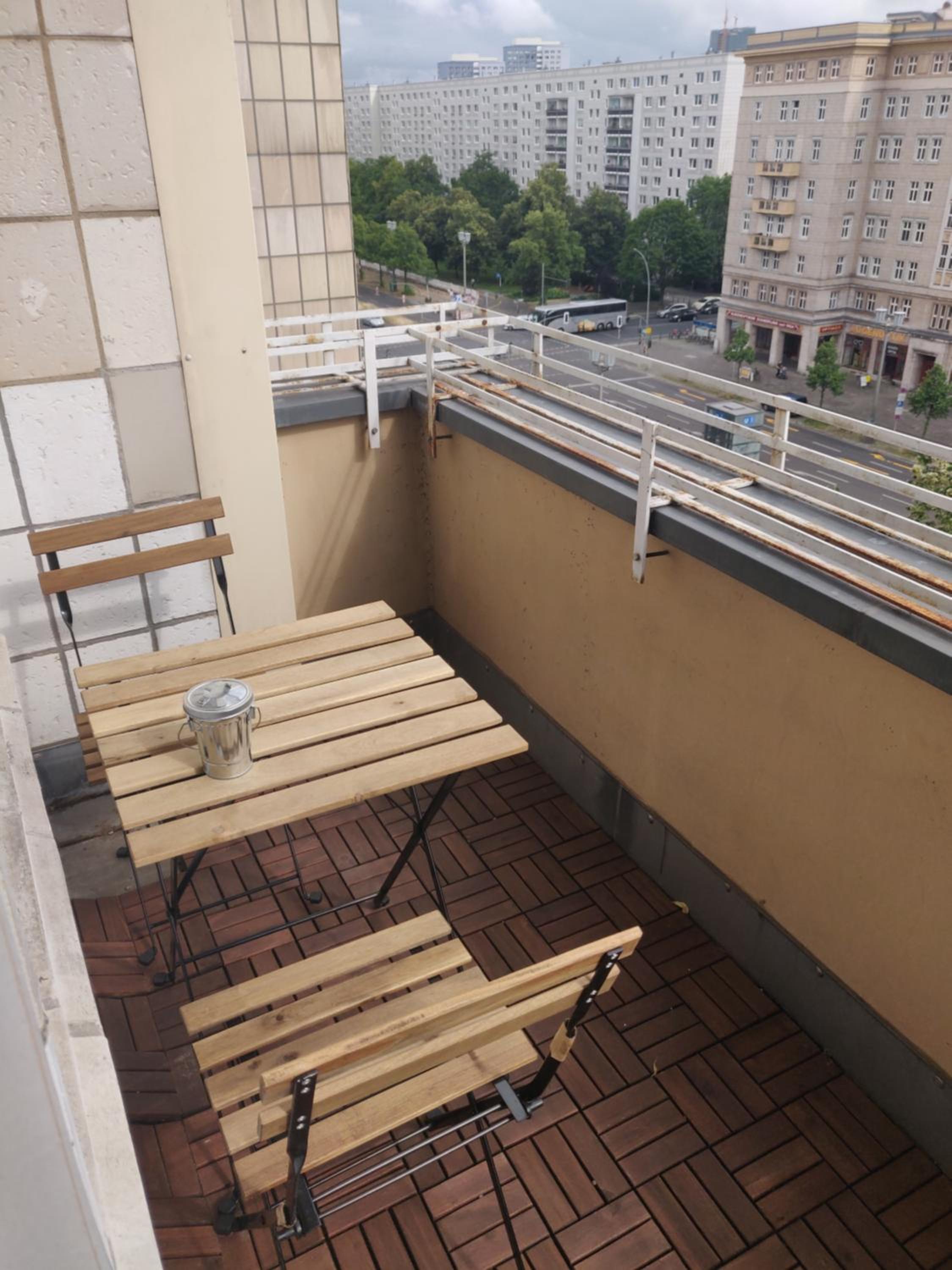 Zwei Charmante Privatzimmer mit Wohnbereich in zentraler Berliner Wohnung