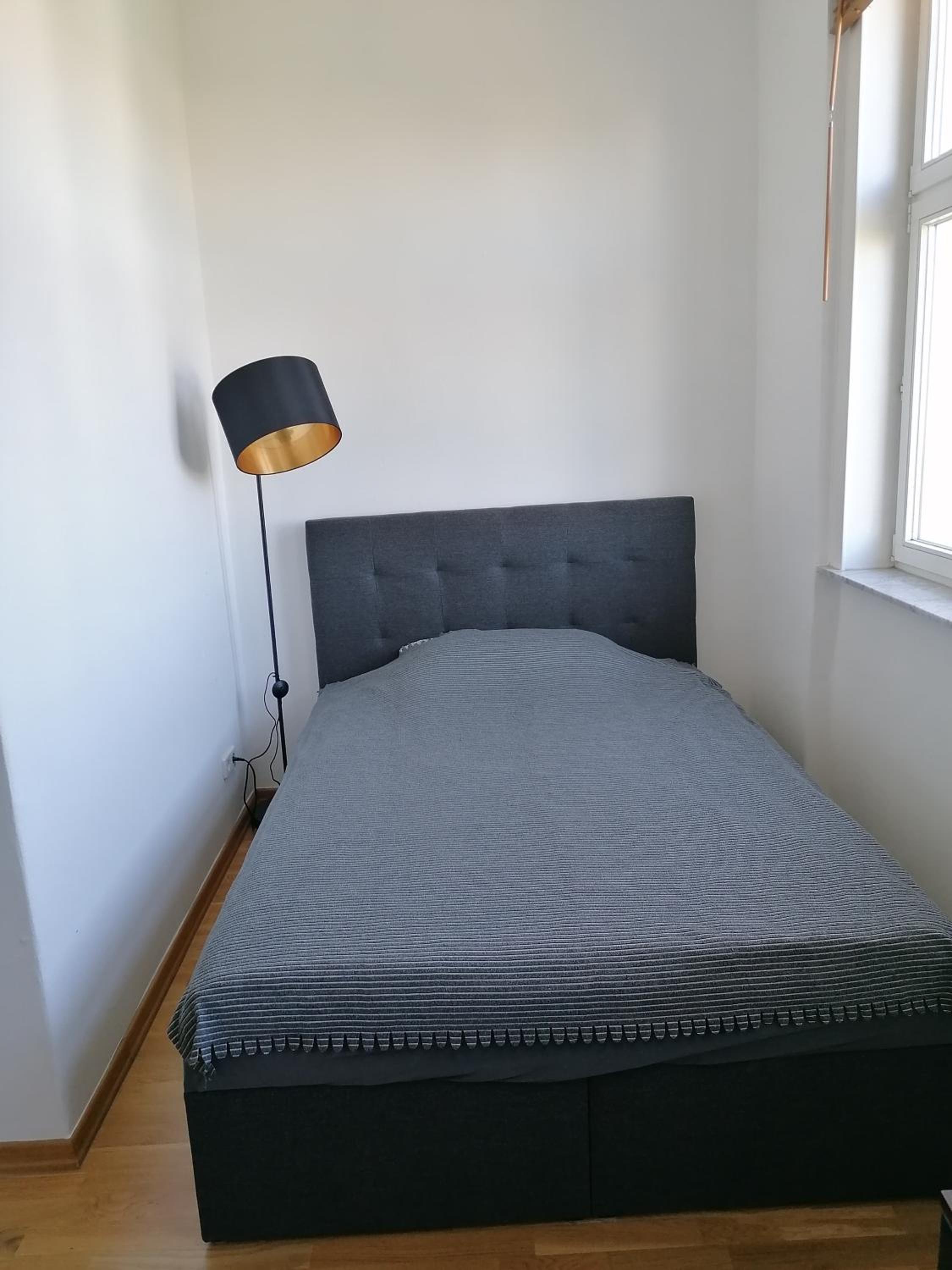 Zwei Charmante Privatzimmer mit Wohnbereich in zentraler Berliner Wohnung