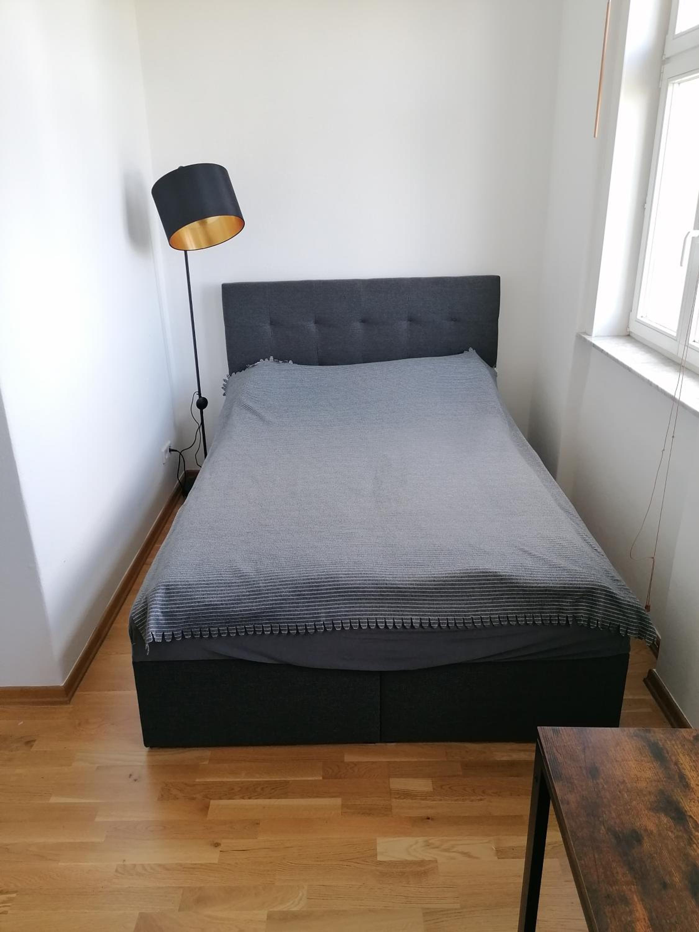 Zwei Charmante Privatzimmer mit Wohnbereich in zentraler Berliner Wohnung
