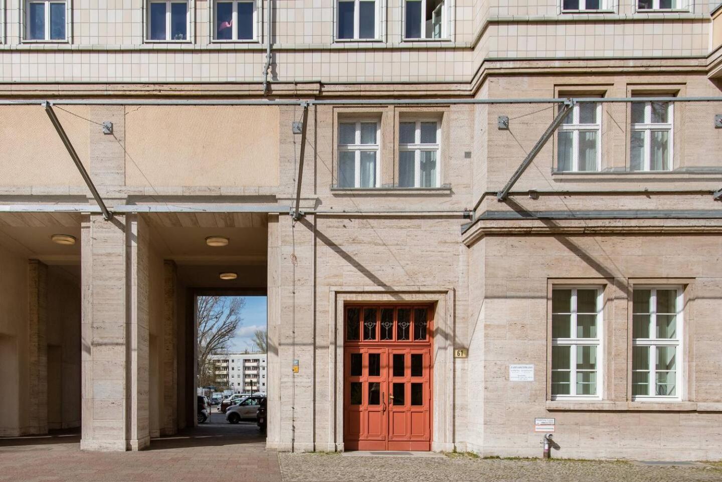 Zwei Charmante Privatzimmer mit Wohnbereich in zentraler Berliner Wohnung