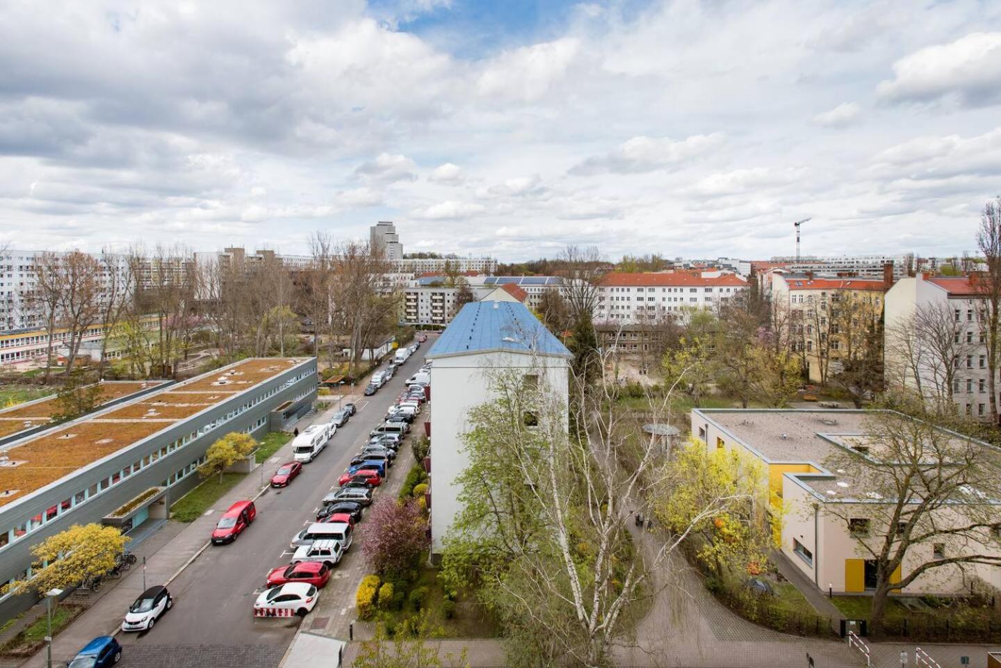 Zwei Charmante Privatzimmer mit Wohnbereich in zentraler Berliner Wohnung