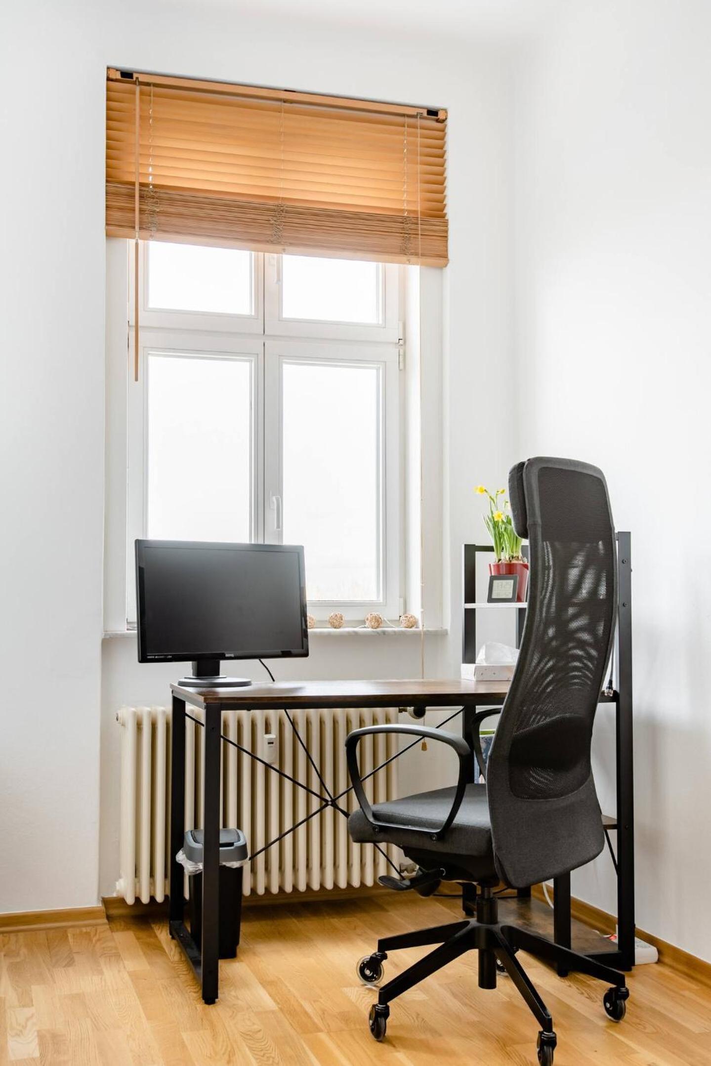 Zwei Charmante Privatzimmer mit Wohnbereich in zentraler Berliner Wohnung