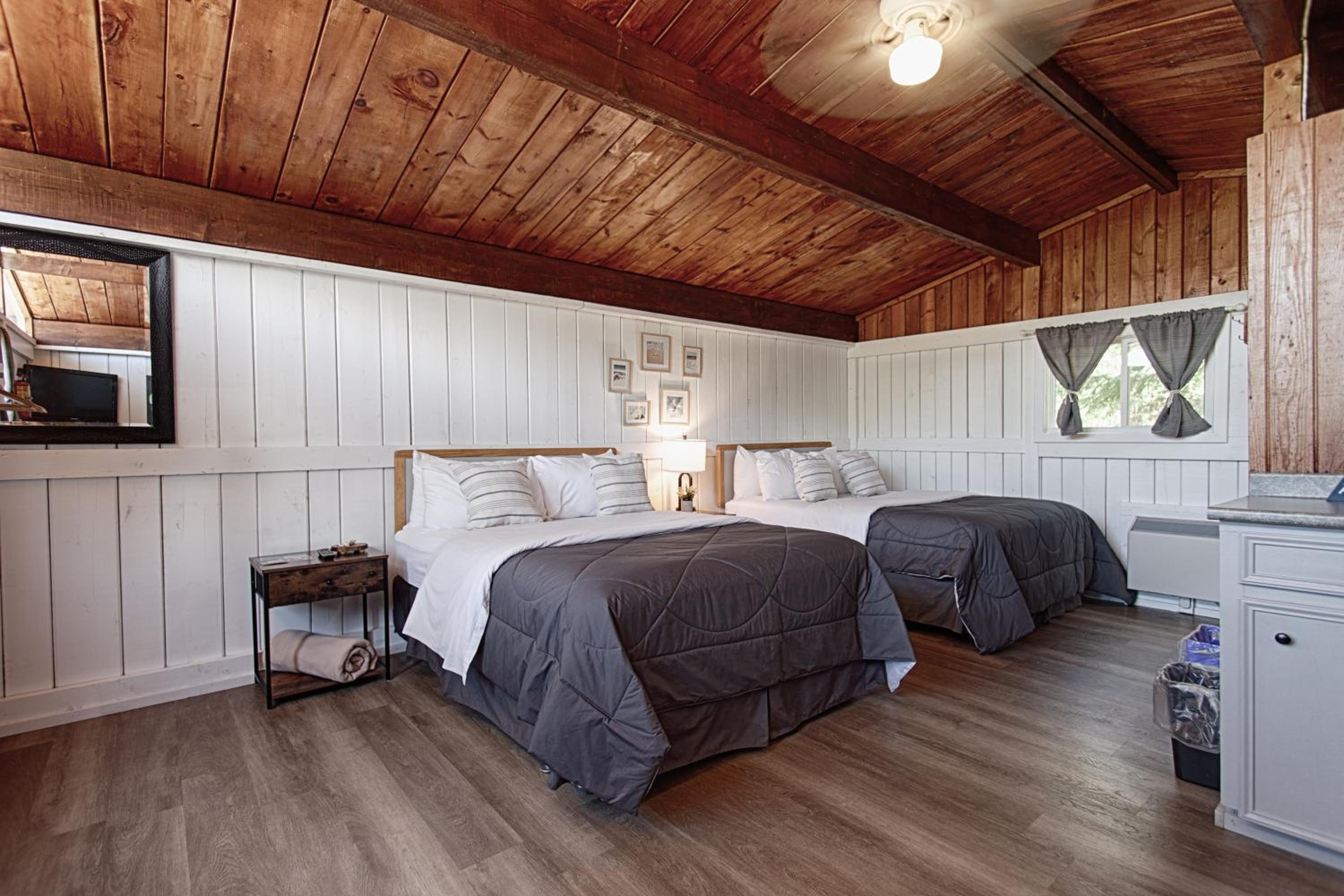 Old Orchard Inn - Image 4