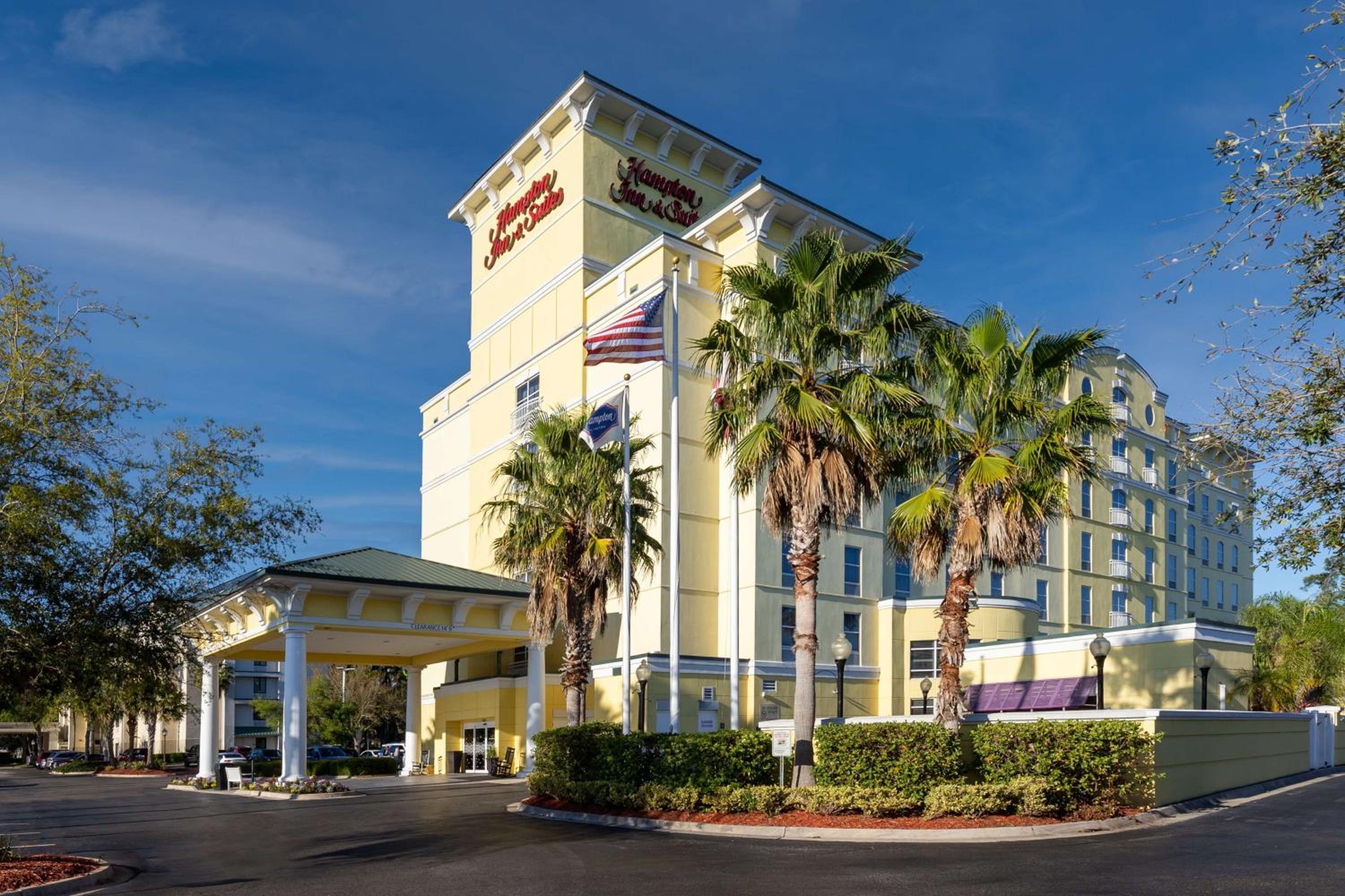 Jacksonville Vacations - Hampton Inn  Suites Jacksonville Deerwood Park - Property Image 1
