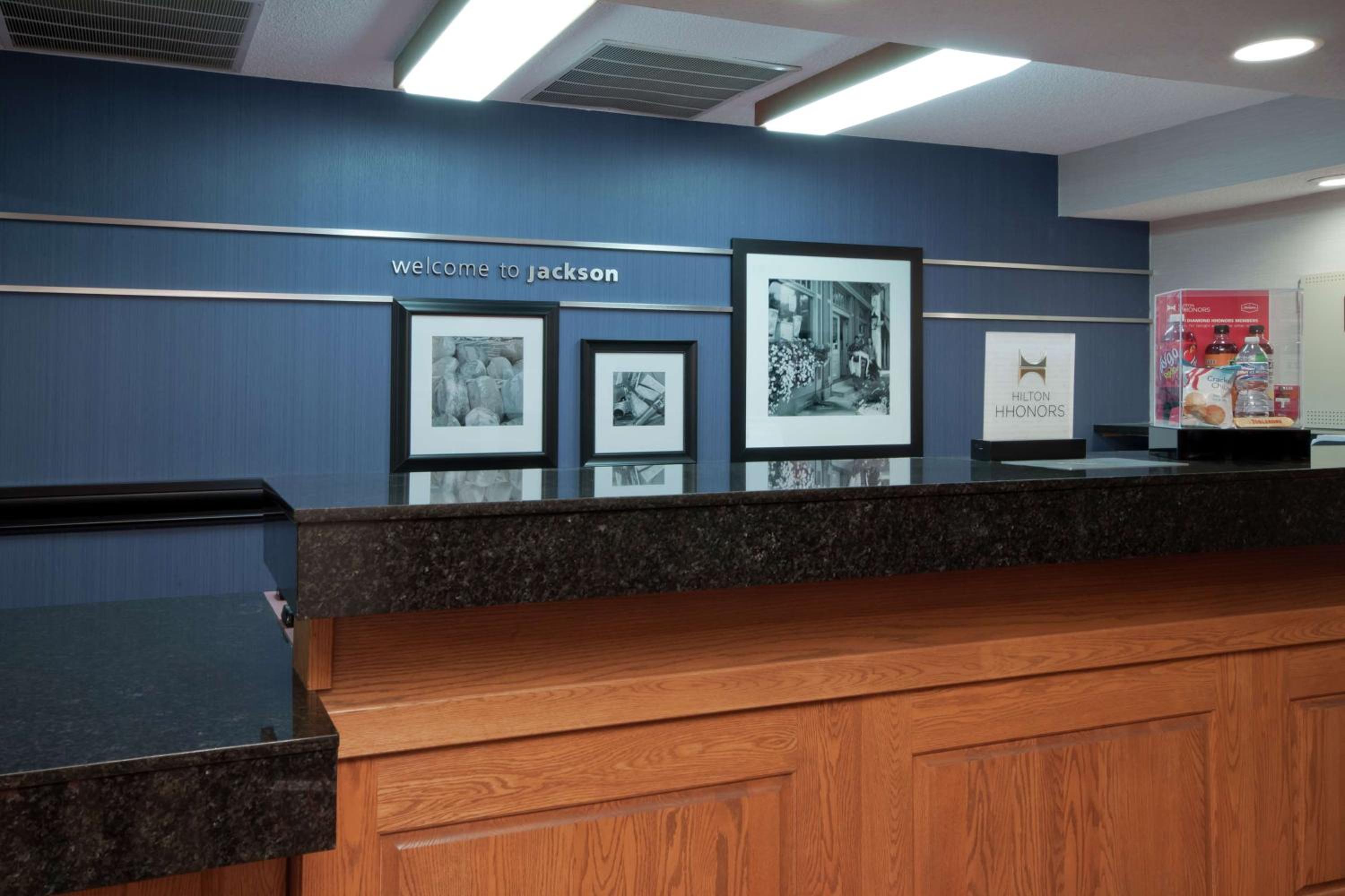 Jacksonville Vacations - Hampton Inn Jackson - Property Image 27