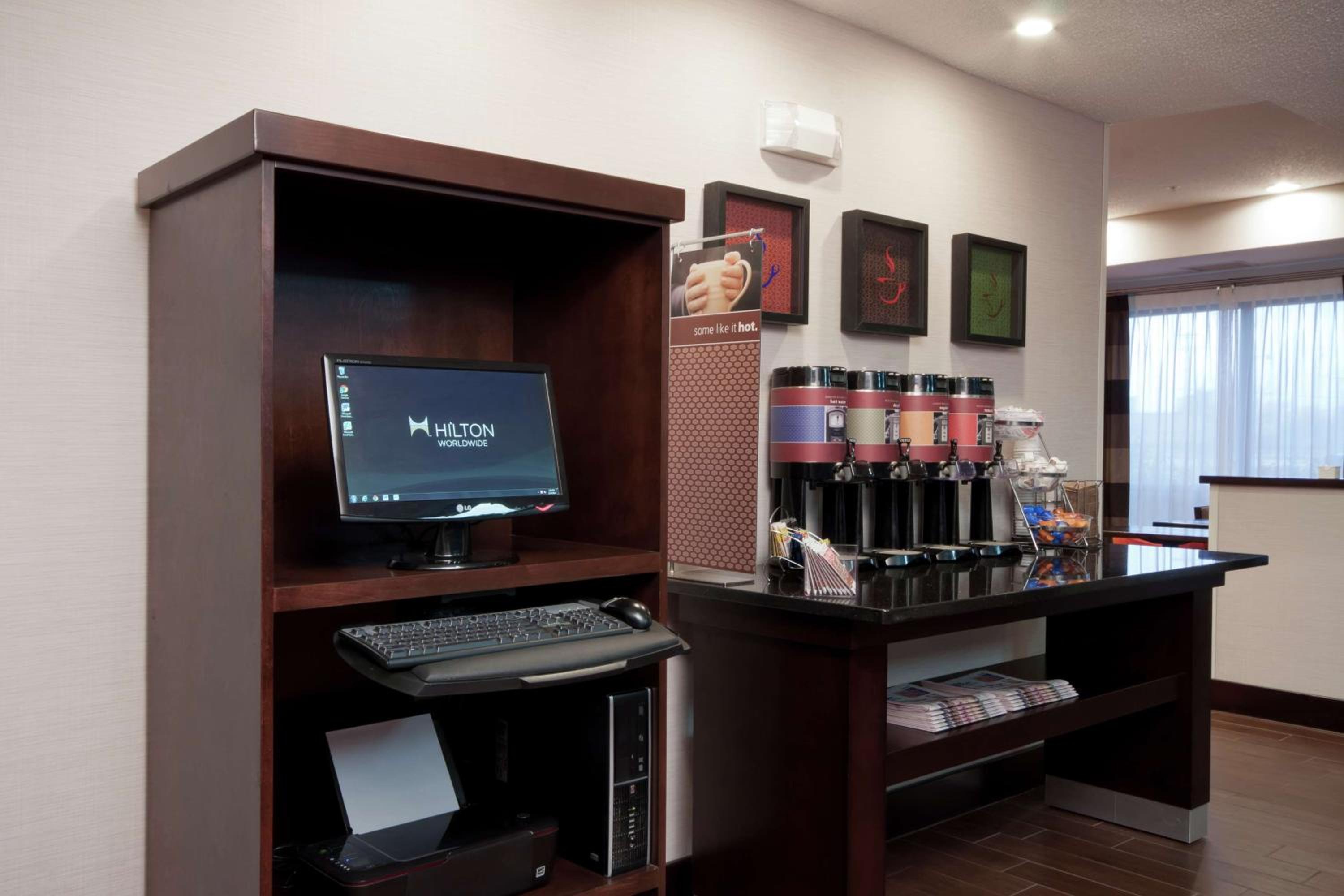 Jacksonville Vacations - Hampton Inn Jackson - Property Image 20