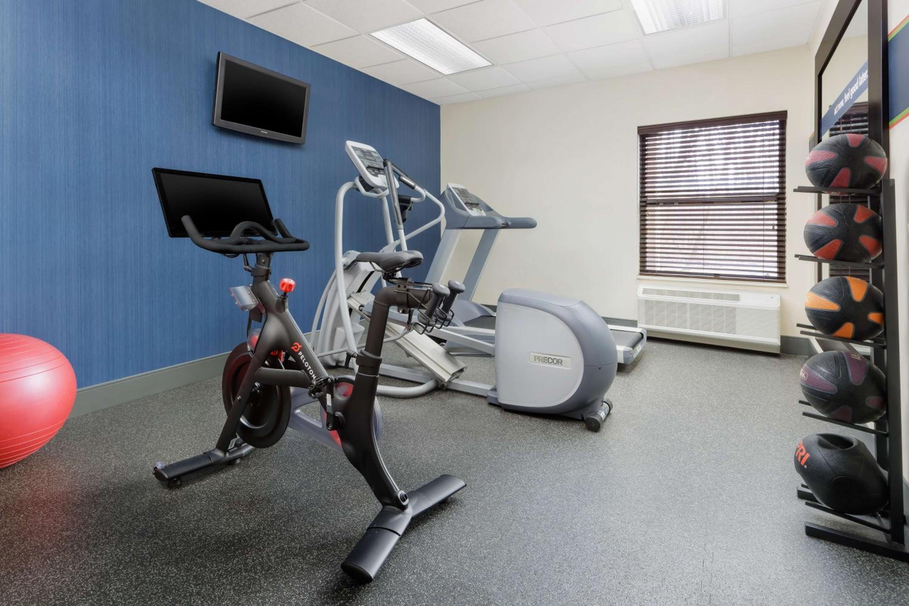 Jacksonville Vacations - Hampton Inn Jackson - Property Image 18