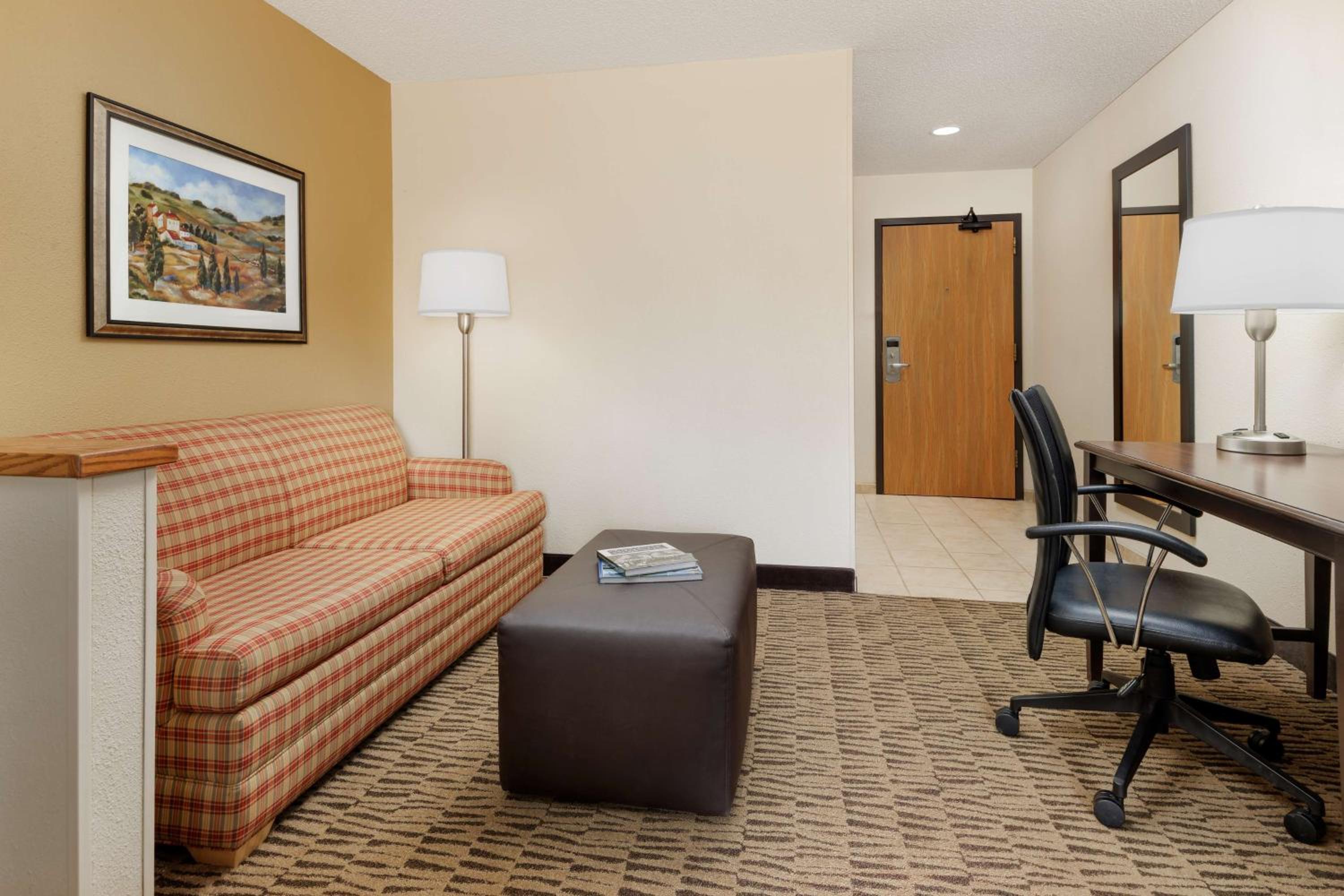 Jacksonville Vacations - Hampton Inn Jackson - Property Image 17