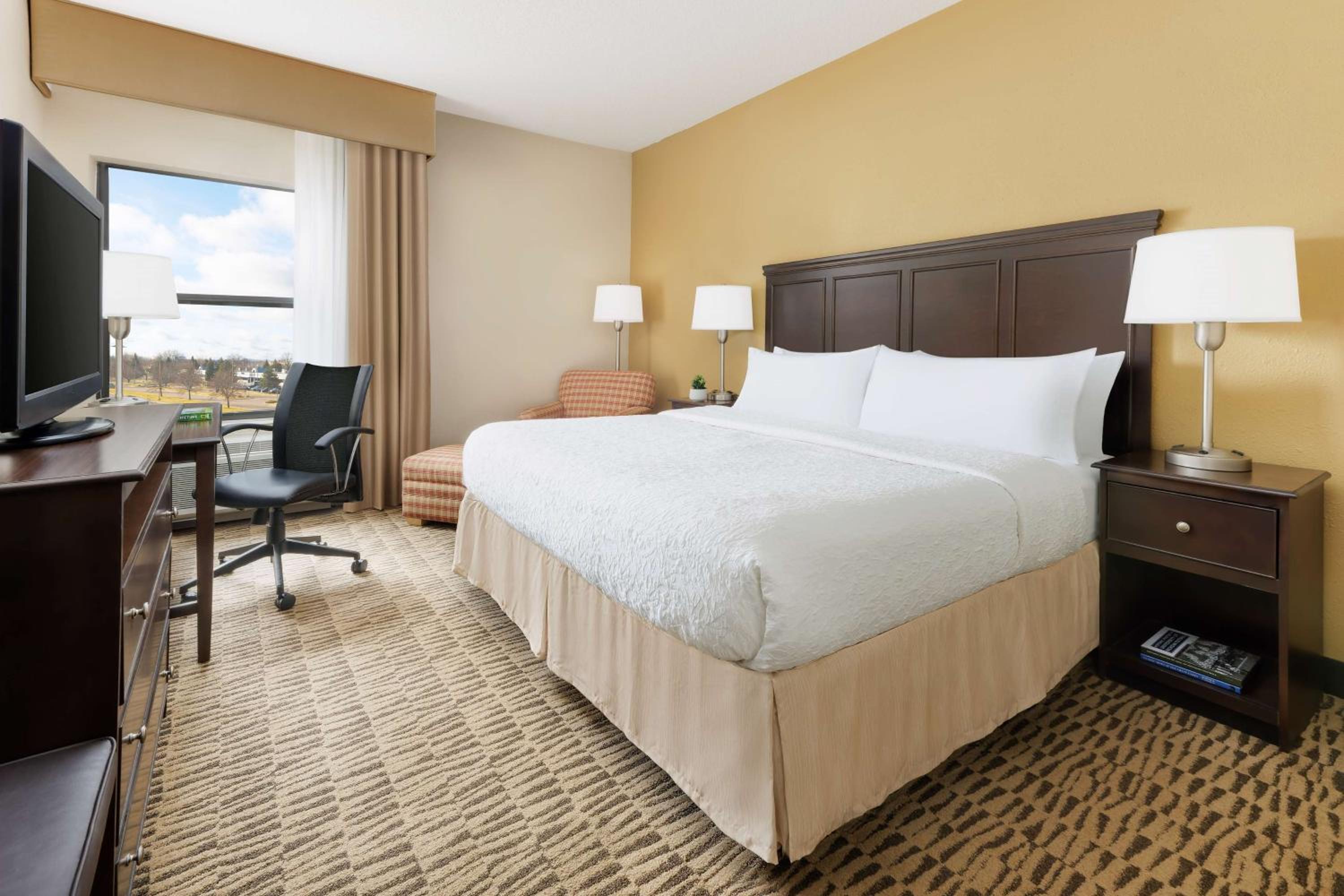 Jacksonville Vacations - Hampton Inn Jackson - Property Image 23