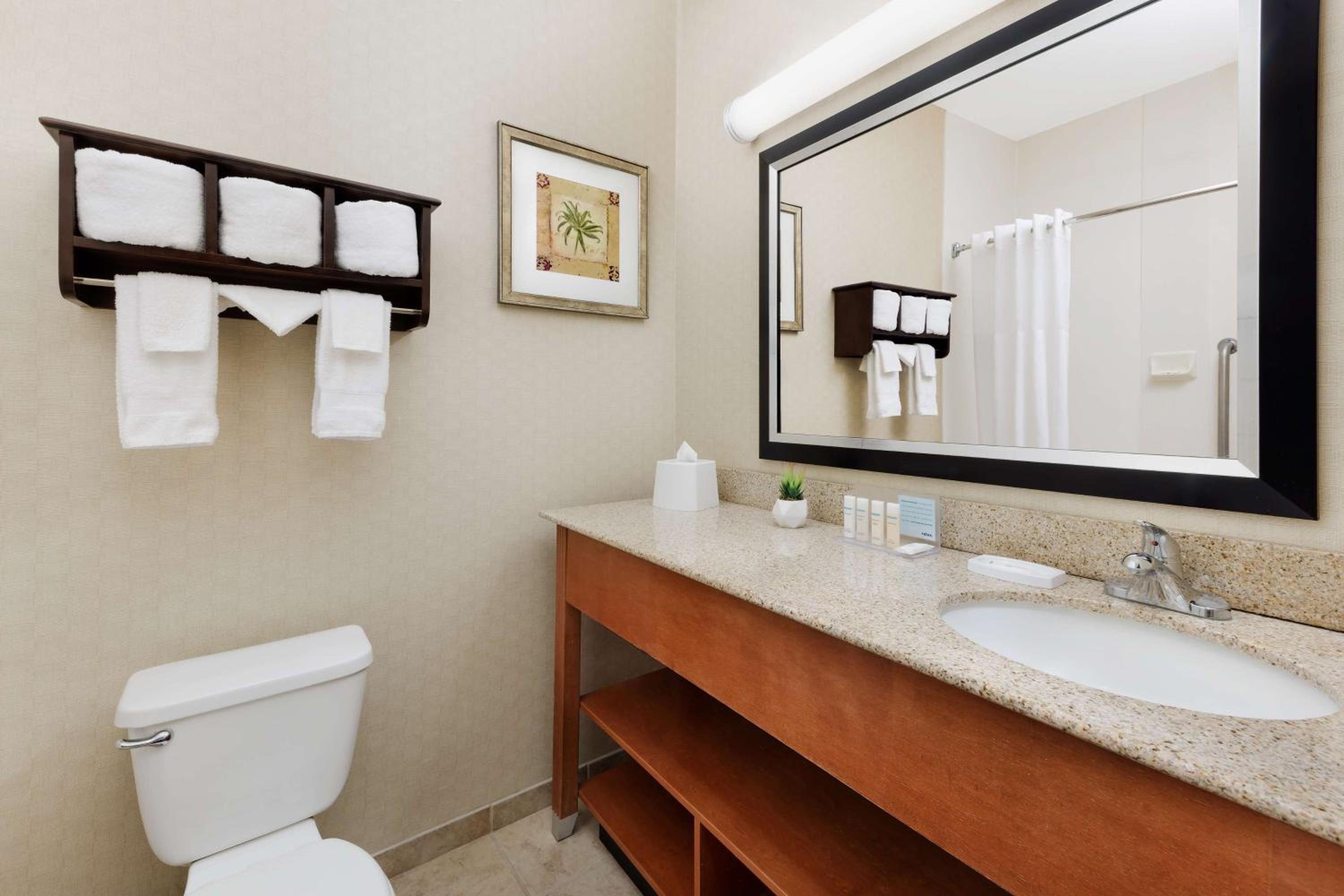 Jacksonville Vacations - Hampton Inn Jackson - Property Image 12