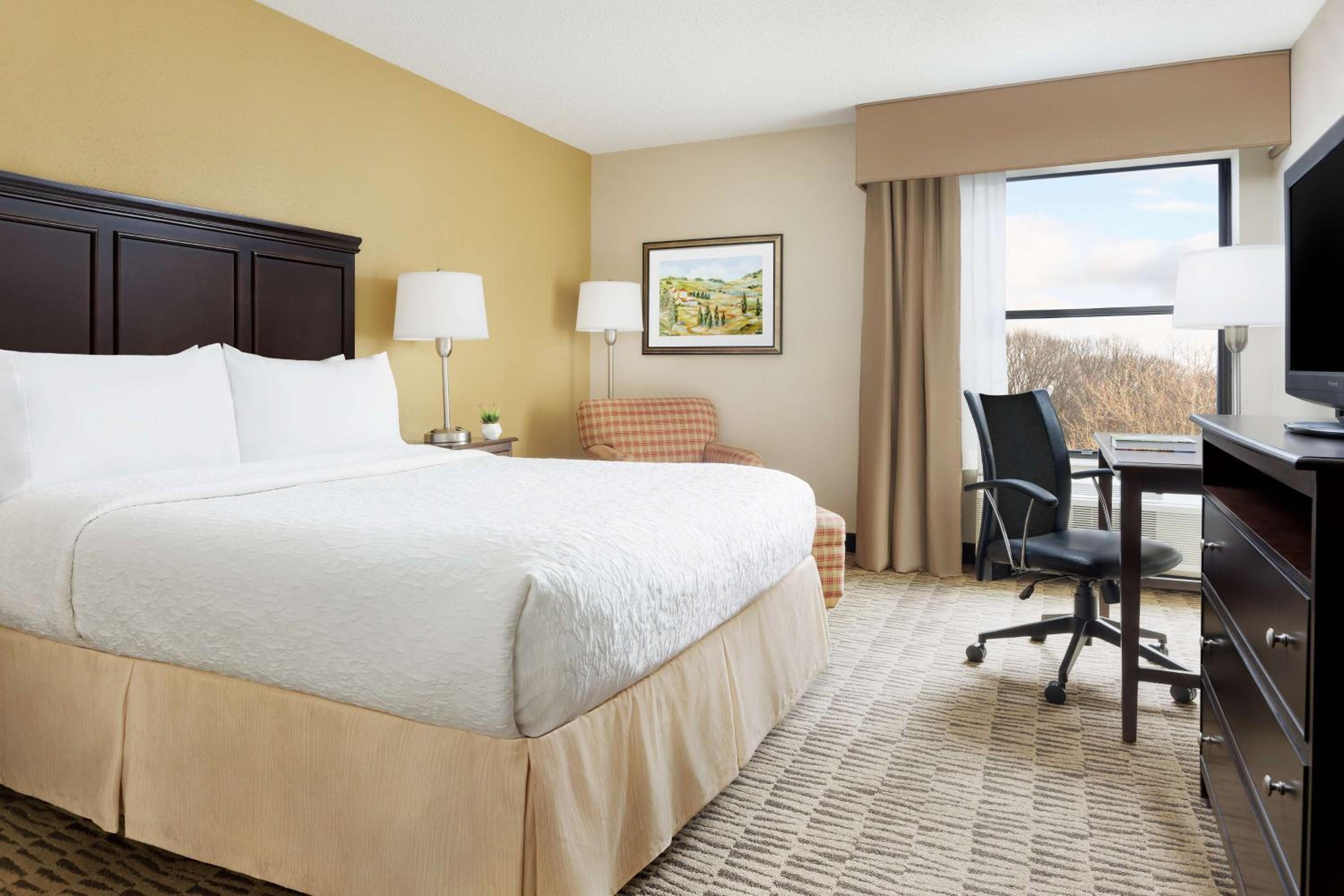Jacksonville Vacations - Hampton Inn Jackson - Property Image 7