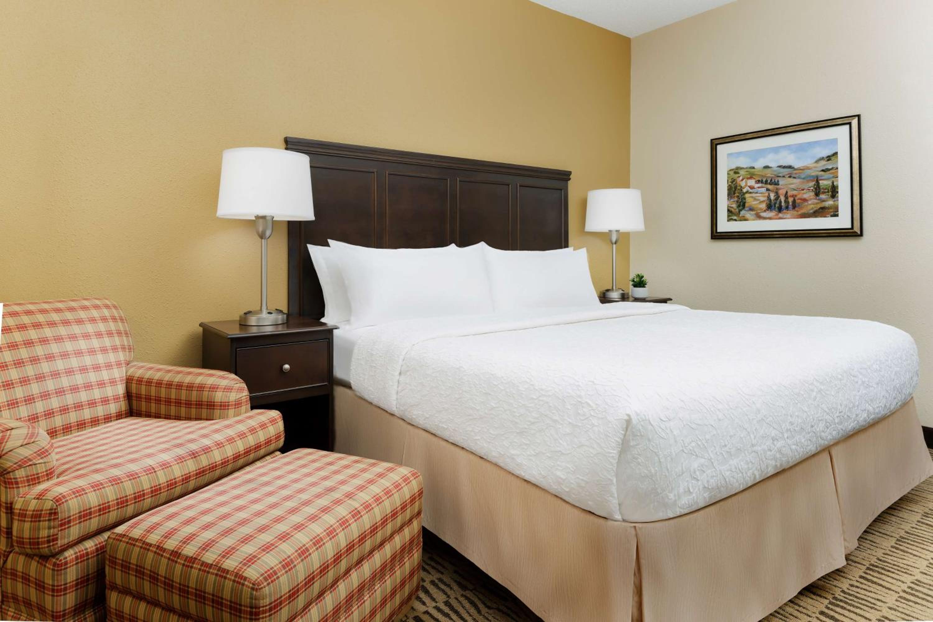 Jacksonville Vacations - Hampton Inn Jackson - Property Image 6
