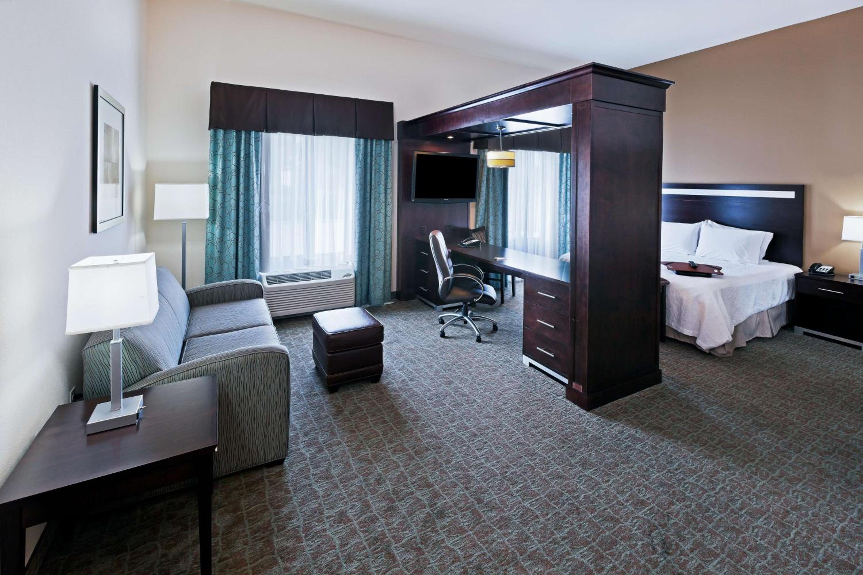 Liberal Vacations - Hampton Inn  Suites Liberal - Property Image 11