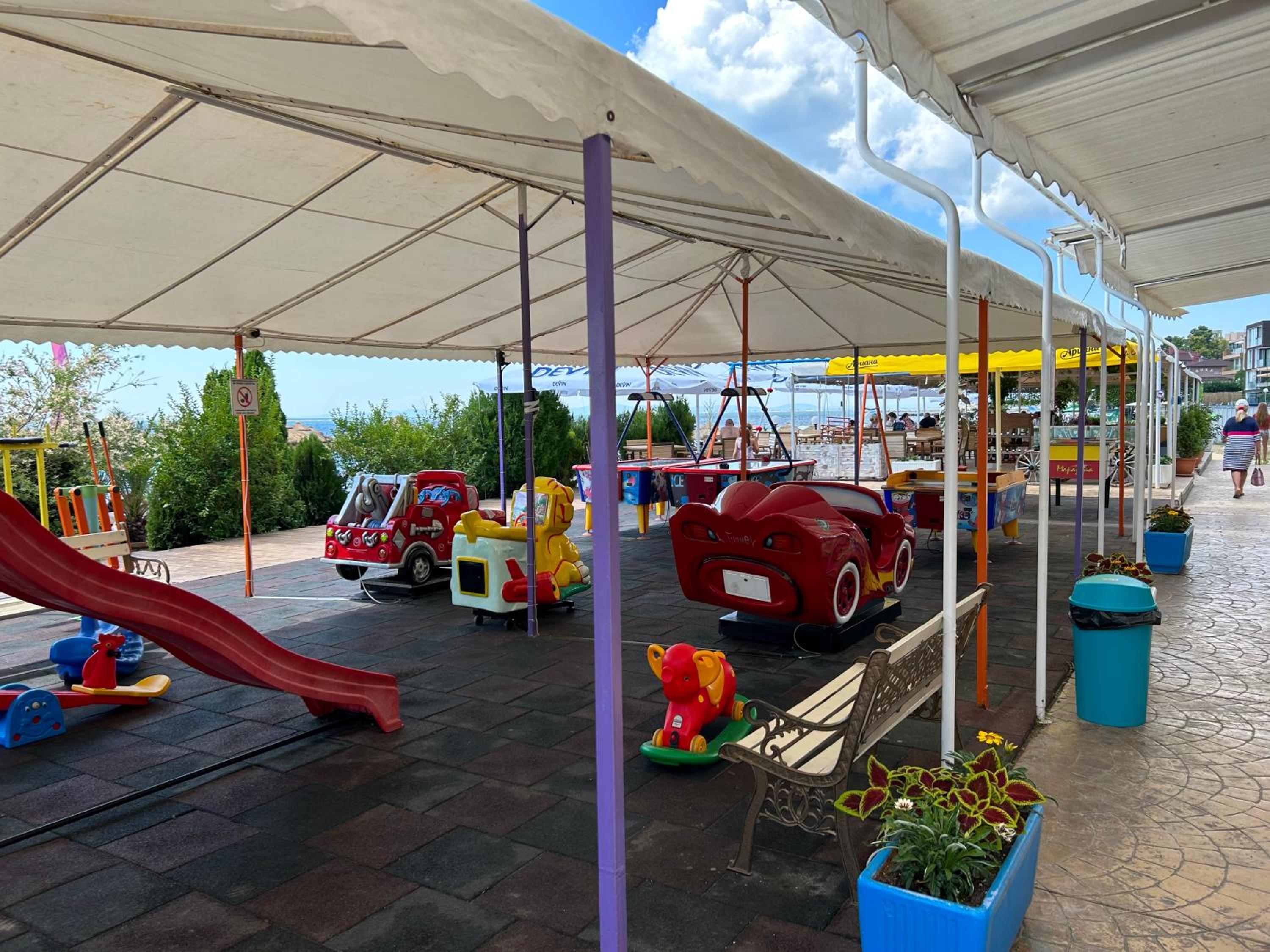 Panorama Chantall-izby,apartmány s výhľadom na more