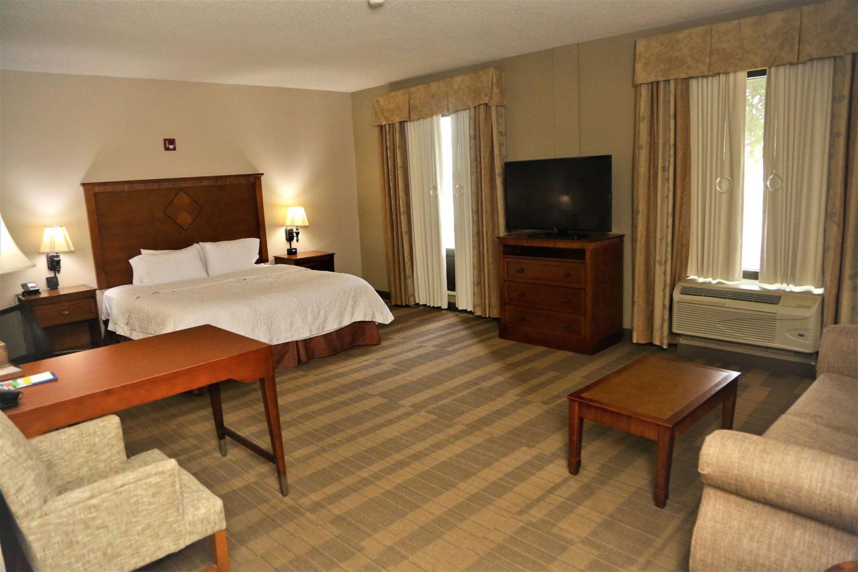 Hampton Inn Suites Jennings - Property Image 7
