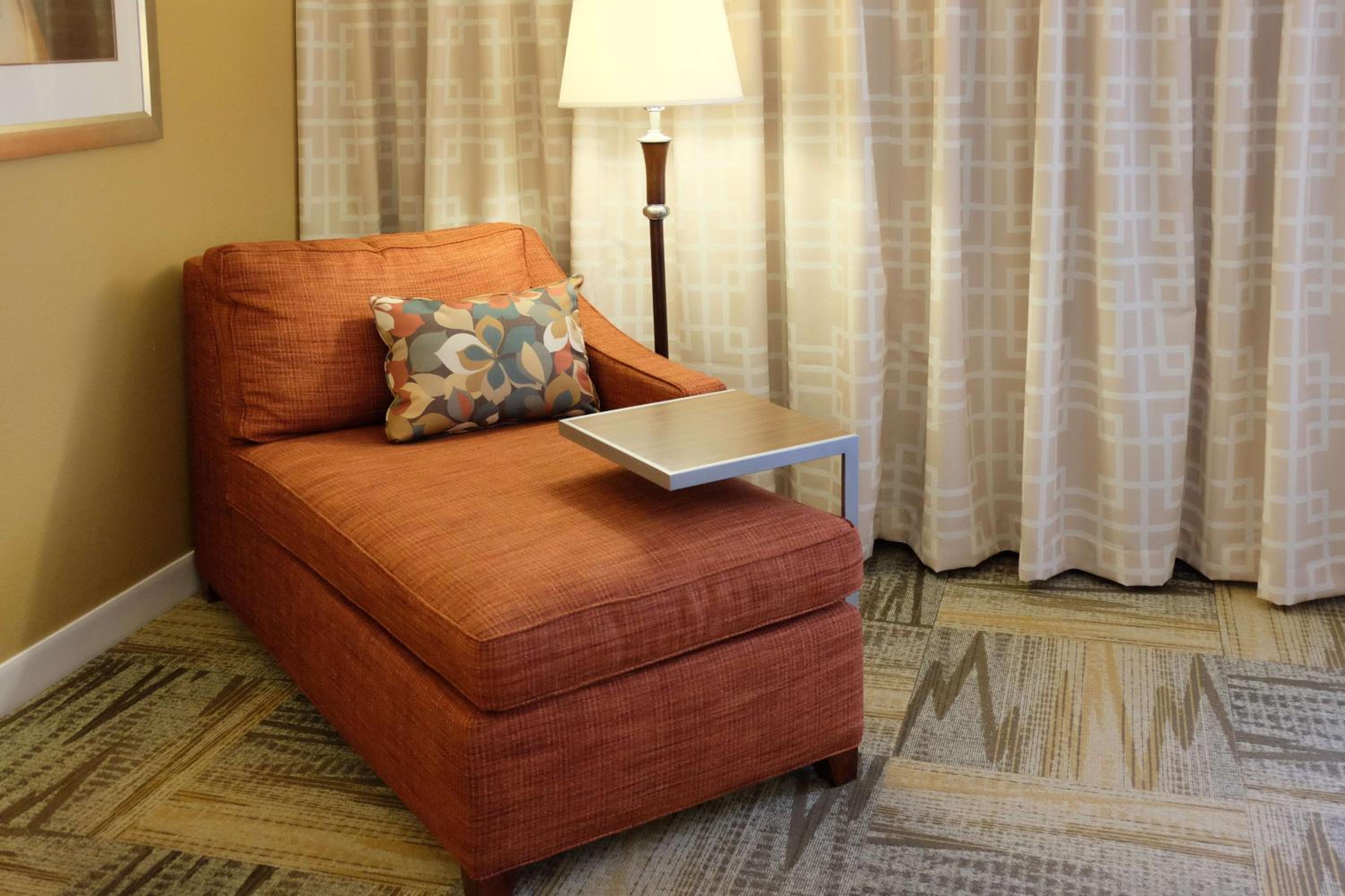 Lima Vacations - Hampton Inn Lima - Property Image 1