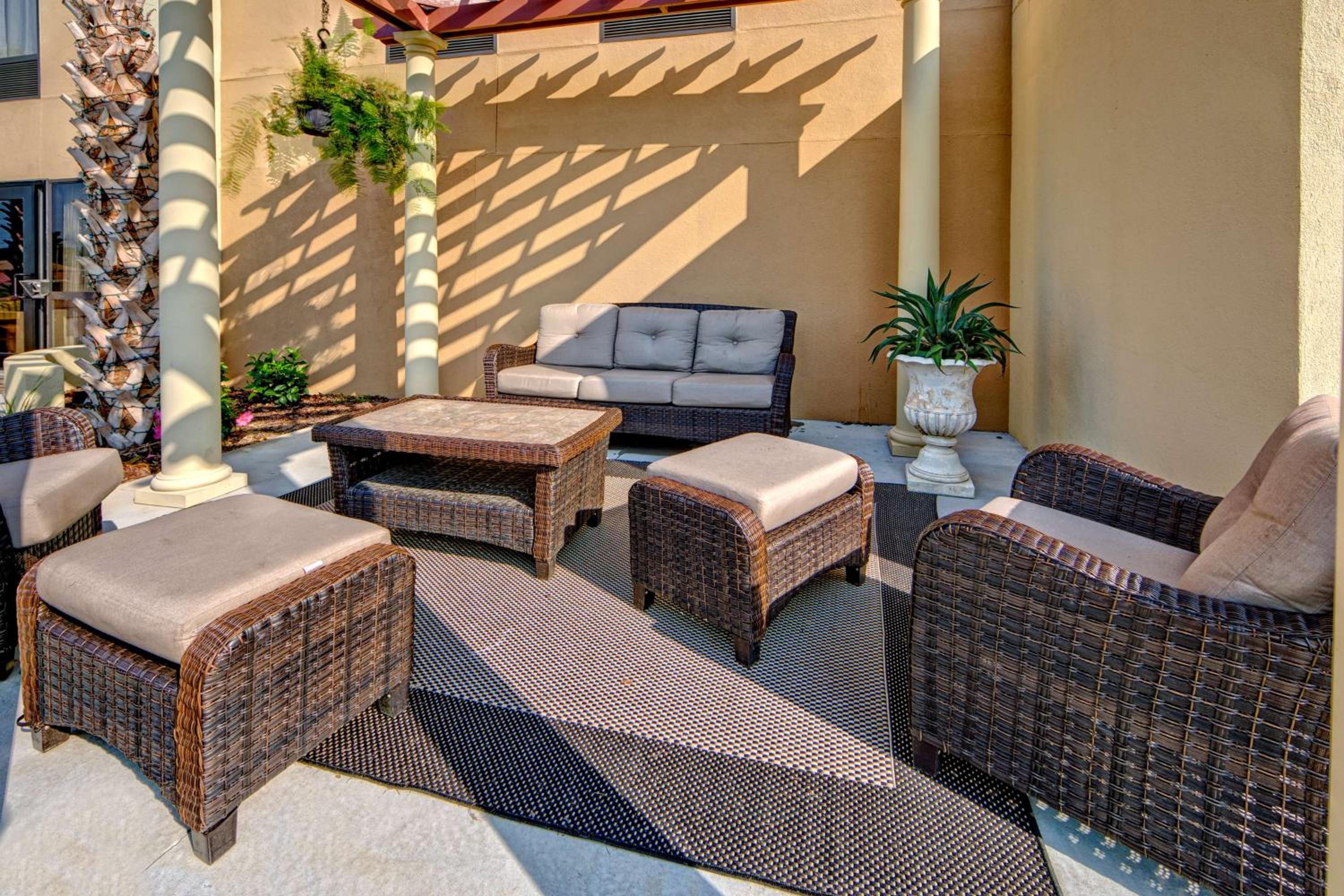 Dillon Vacations - Hampton Inn Laurinburg - Property Image 3