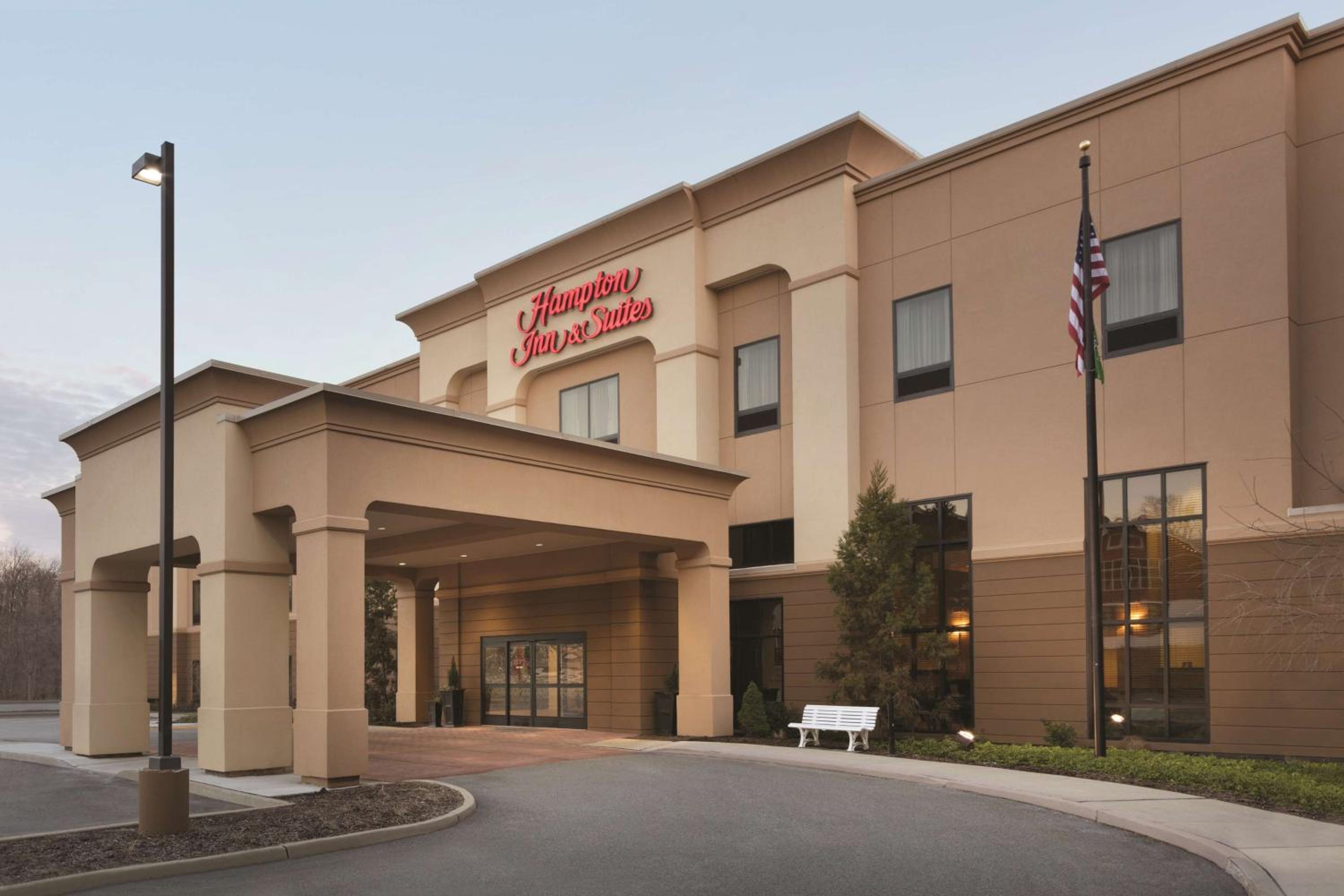 Hotel Hampton Inn & Suites Mahwah - Image 1
