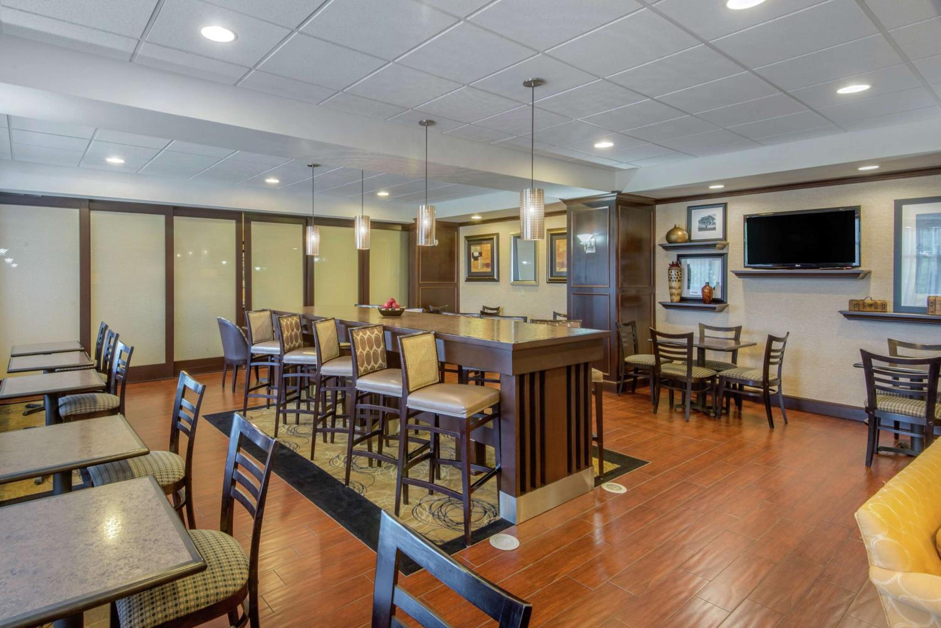 Meadville Vacations - Hampton Inn Meadville - Property Image 5