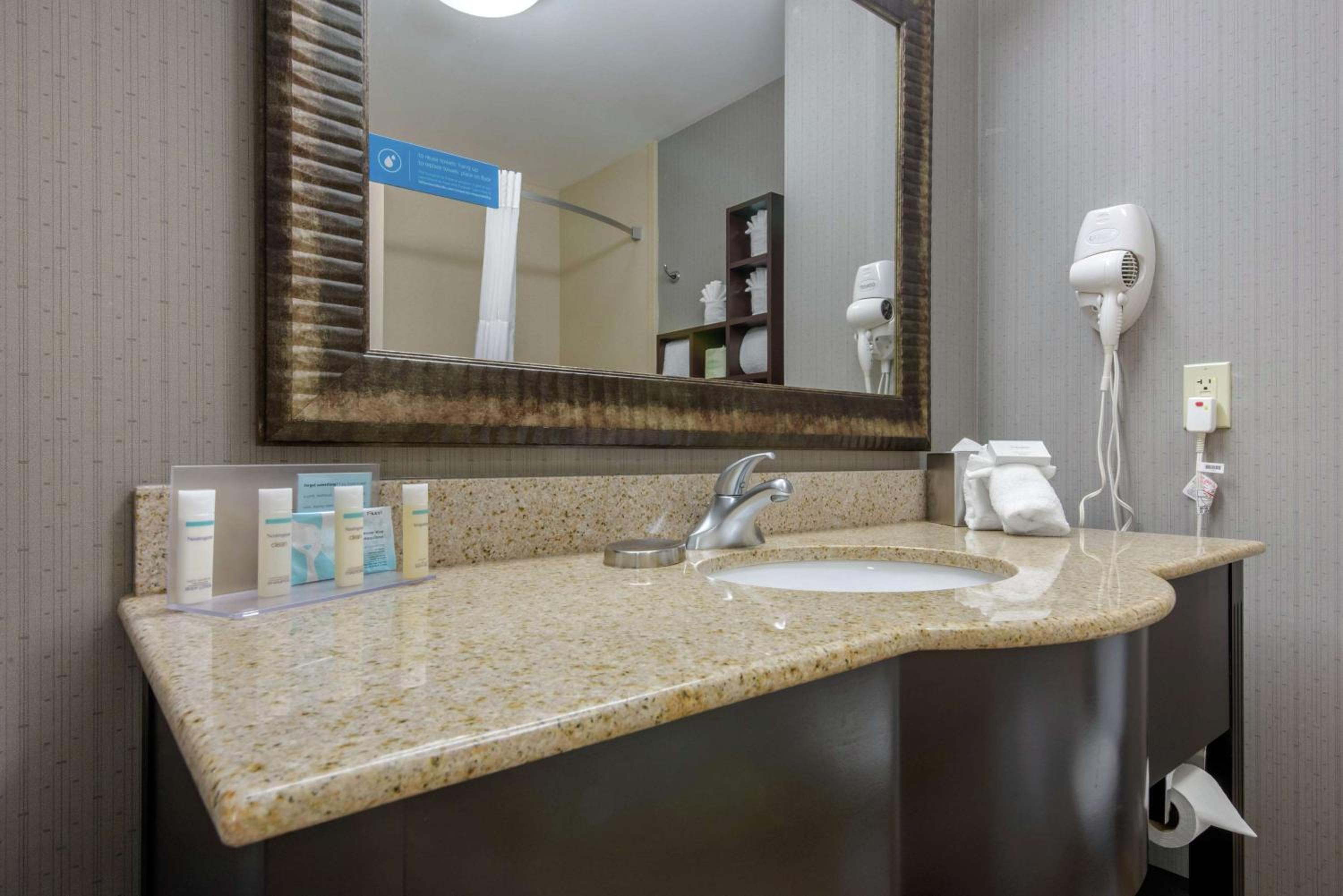 Meadville Vacations - Hampton Inn Meadville - Property Image 9