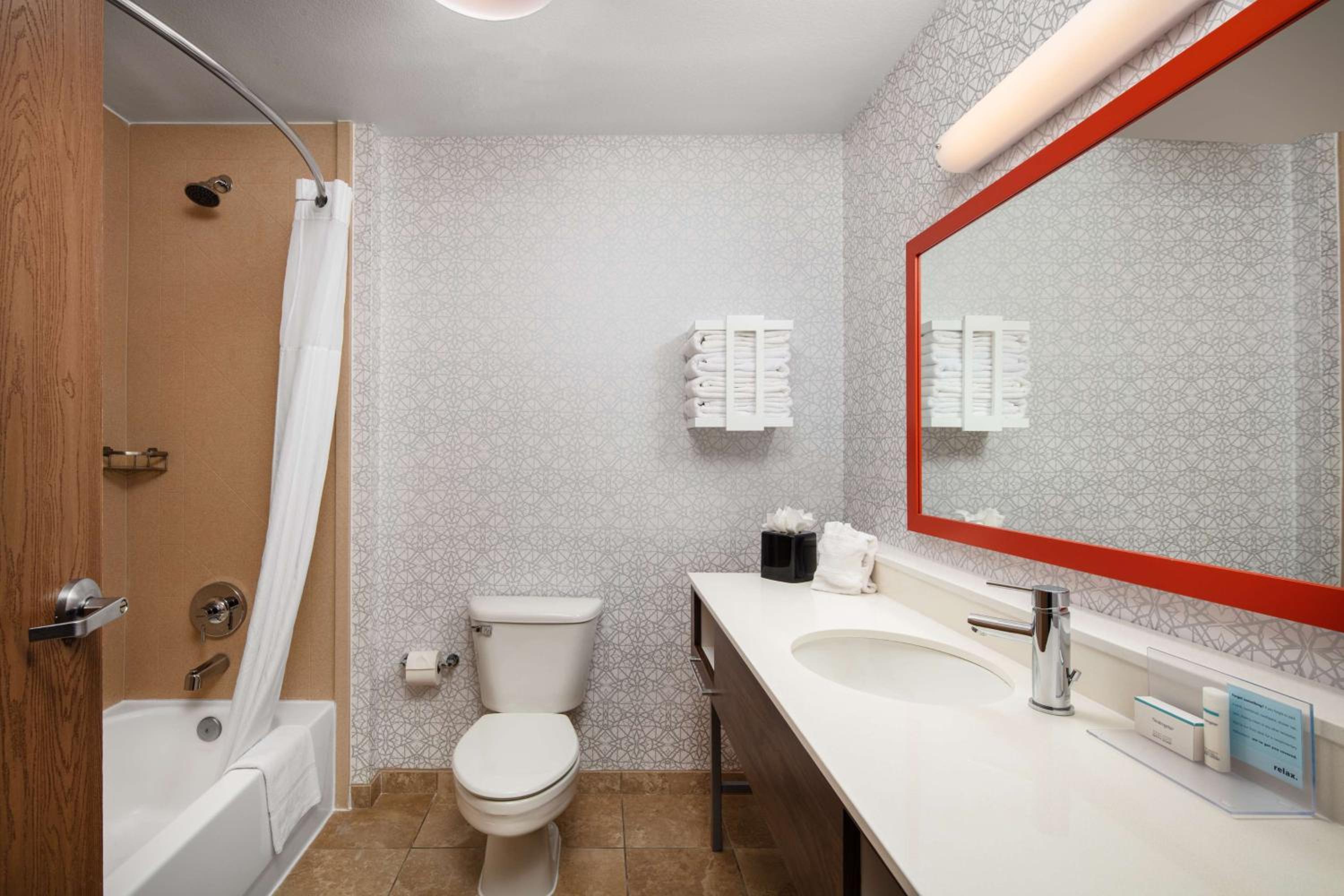 Medford Vacations - Hampton Inn Medford - Property Image 12