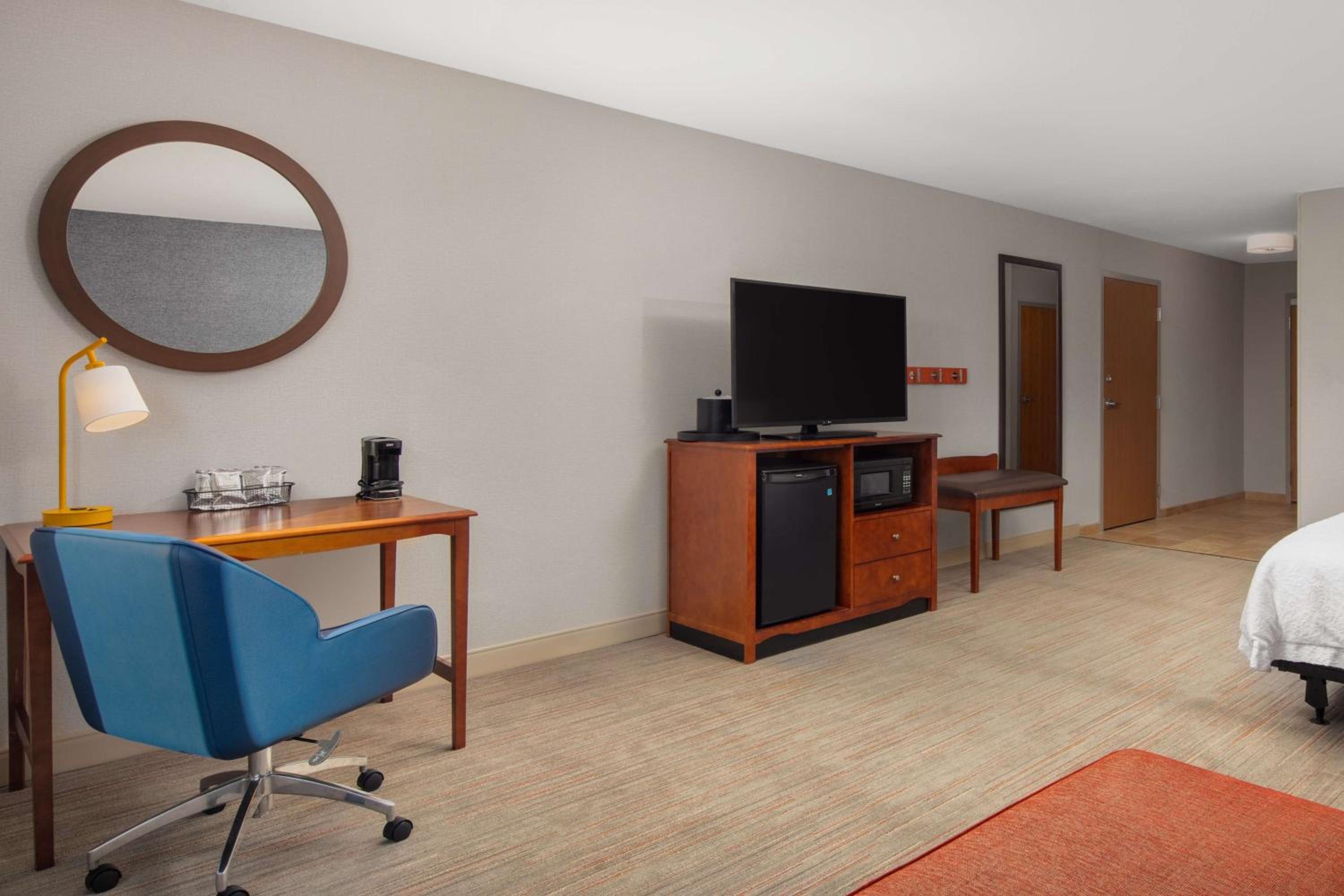 Medford Vacations - Hampton Inn Medford - Property Image 40