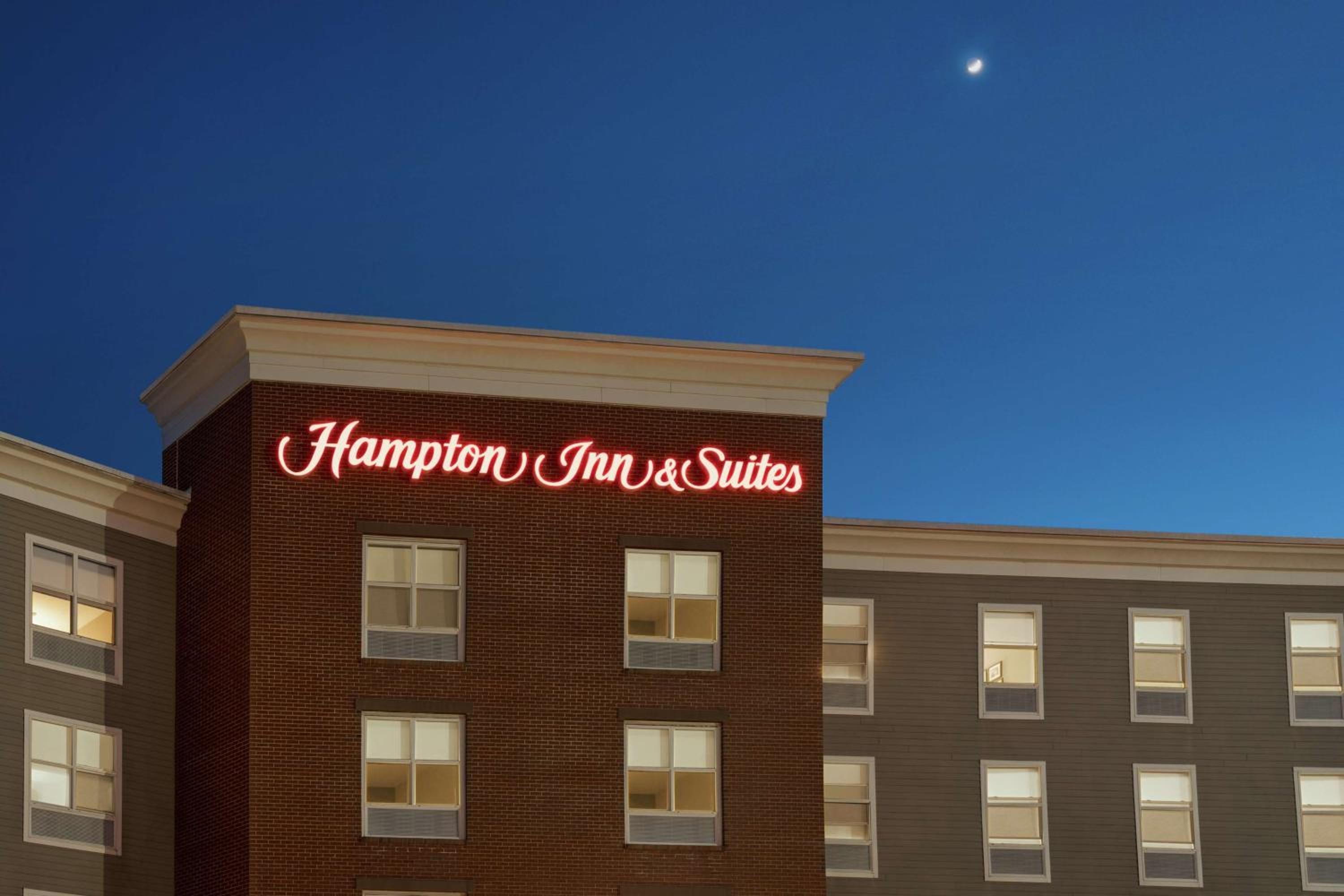 Hampton Inn Suites Exeter - Property Image 19