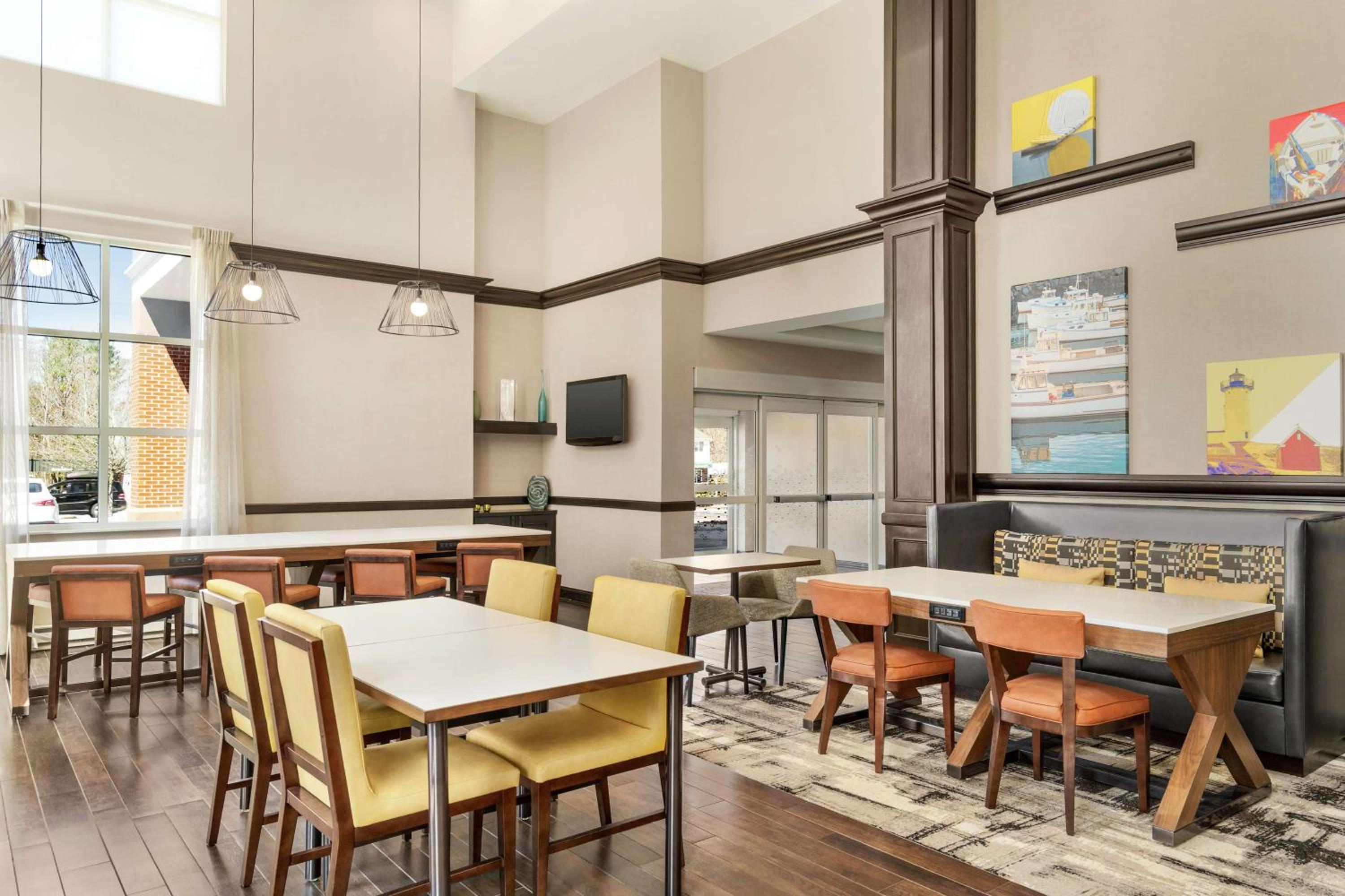 Hampton Inn Suites Exeter - Property Image 21