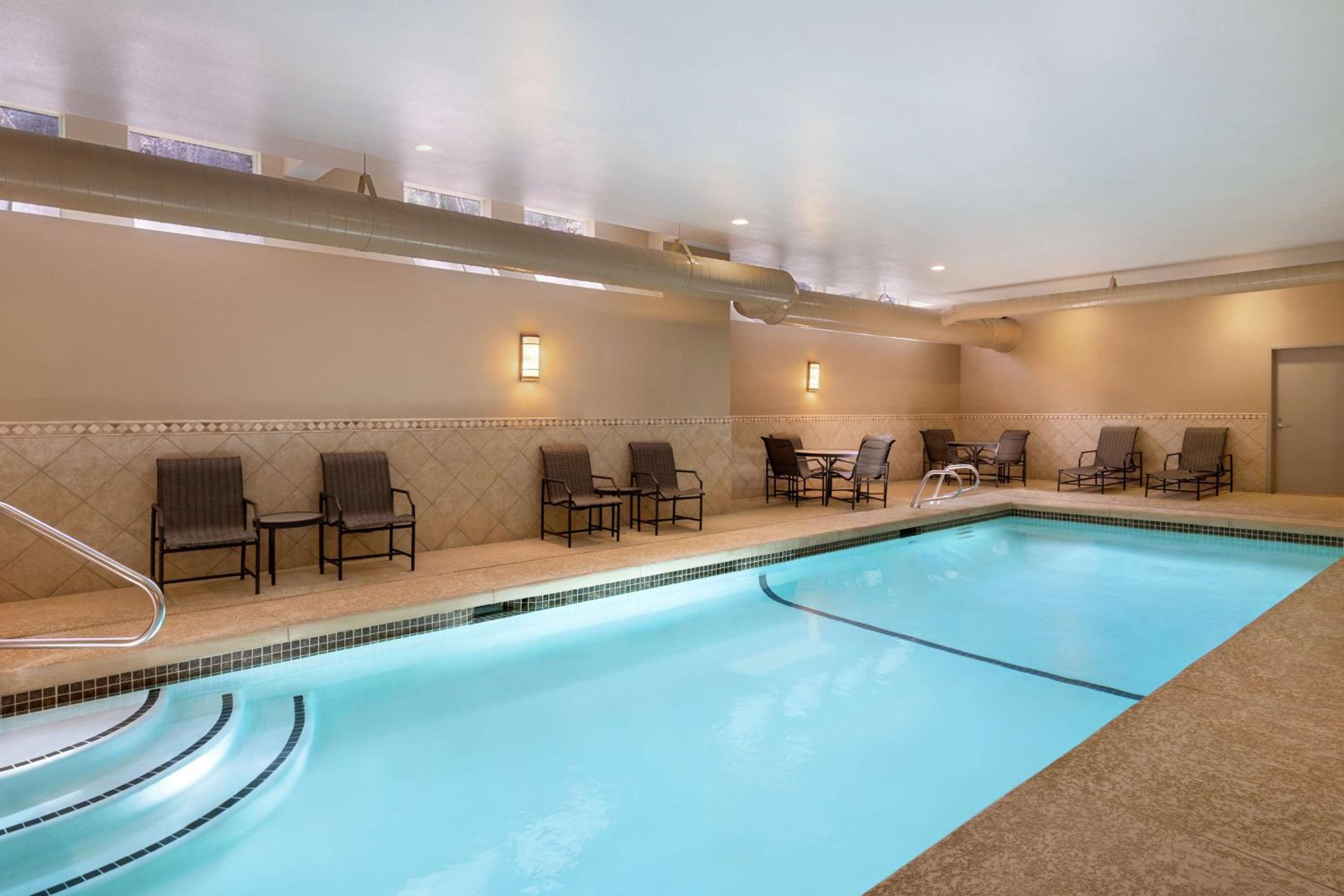 Hampton Inn Suites Exeter - Property Image 24