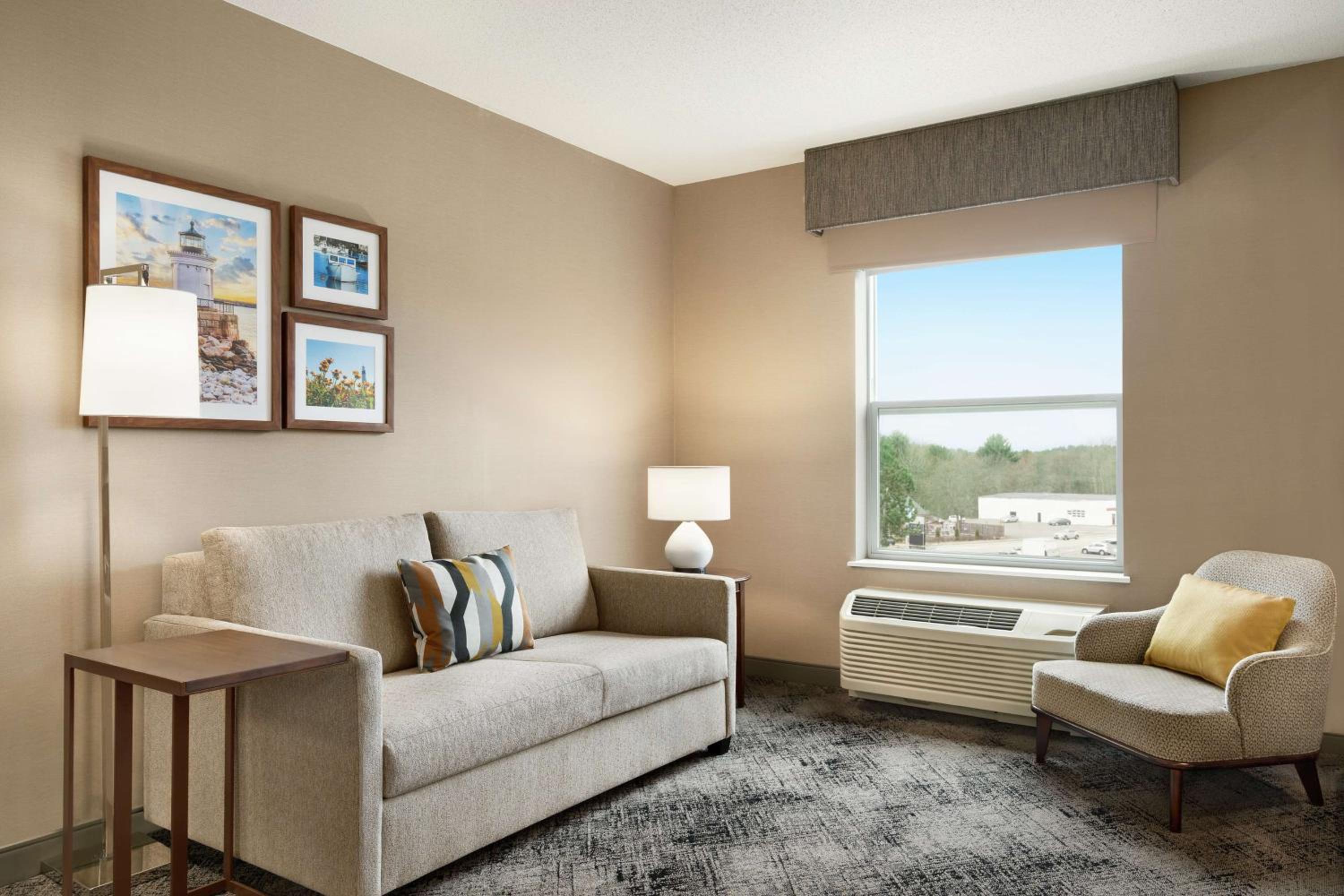 Hampton Inn Suites Exeter - Property Image 7
